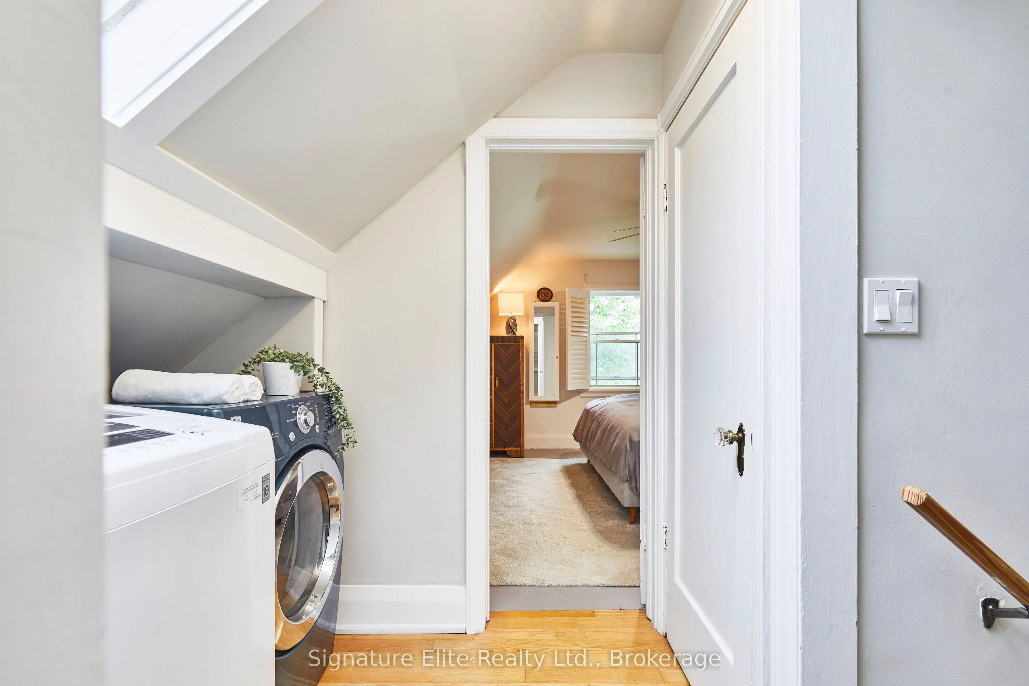 128 Harewood Avenue