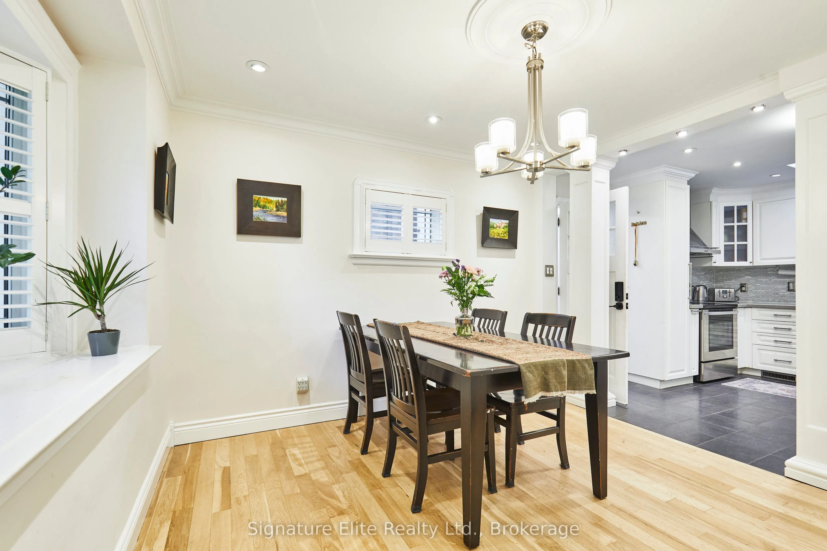 128 Harewood Avenue