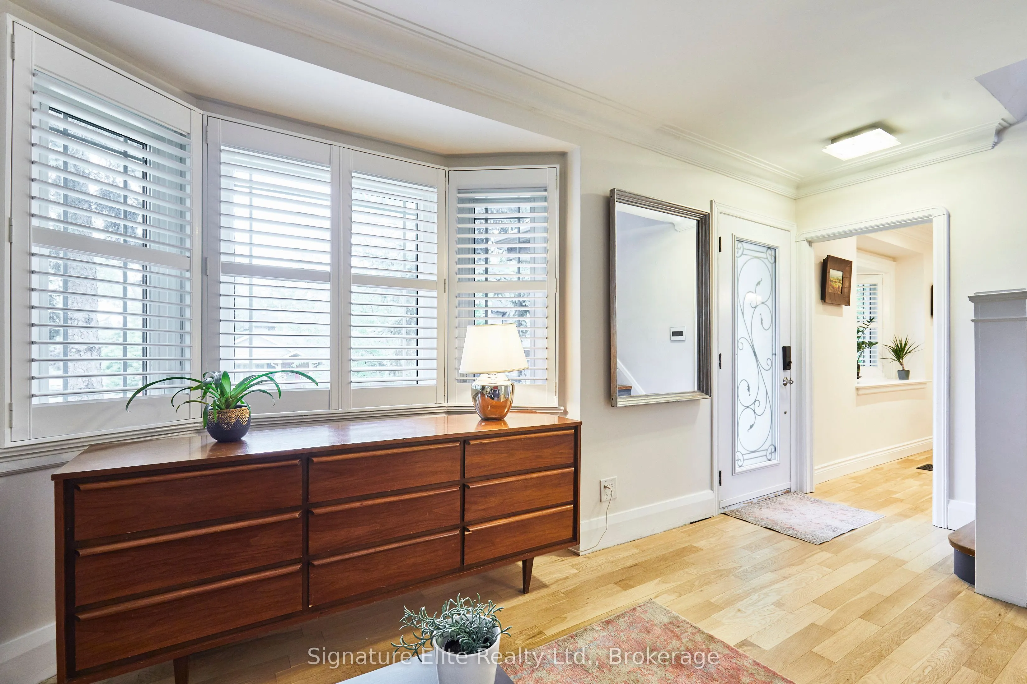 128 Harewood Avenue