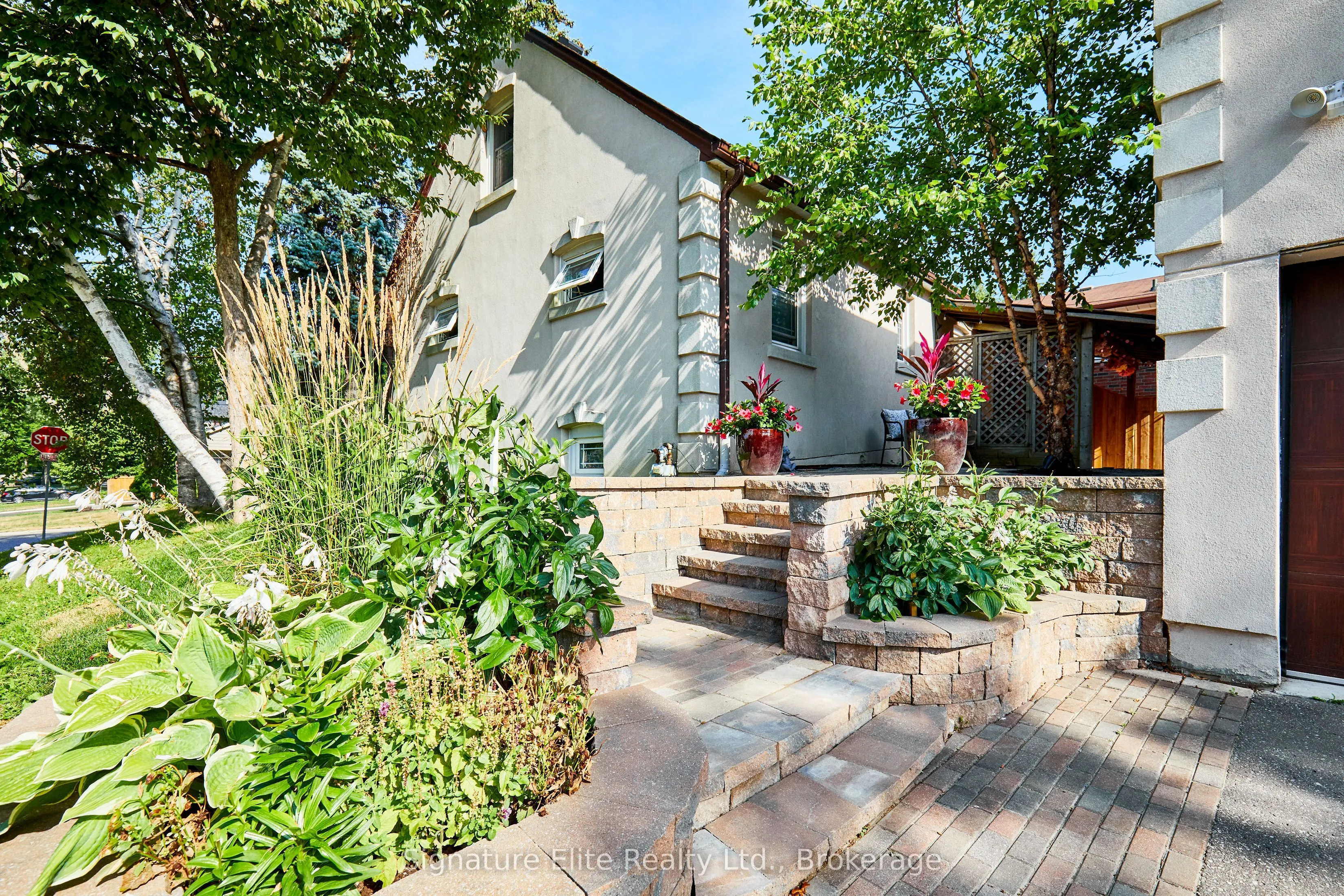 128 Harewood Avenue