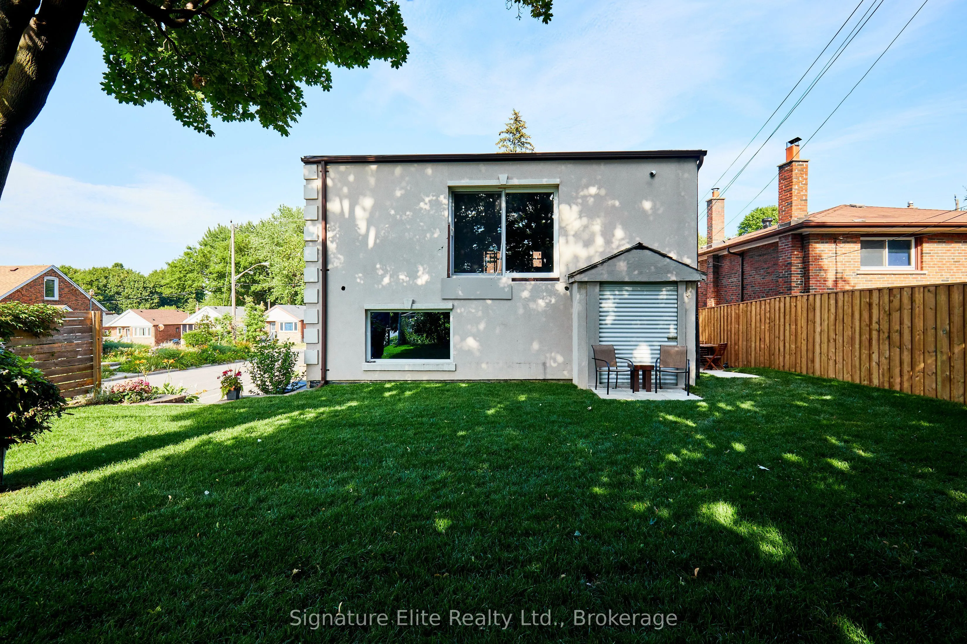 128 Harewood Avenue