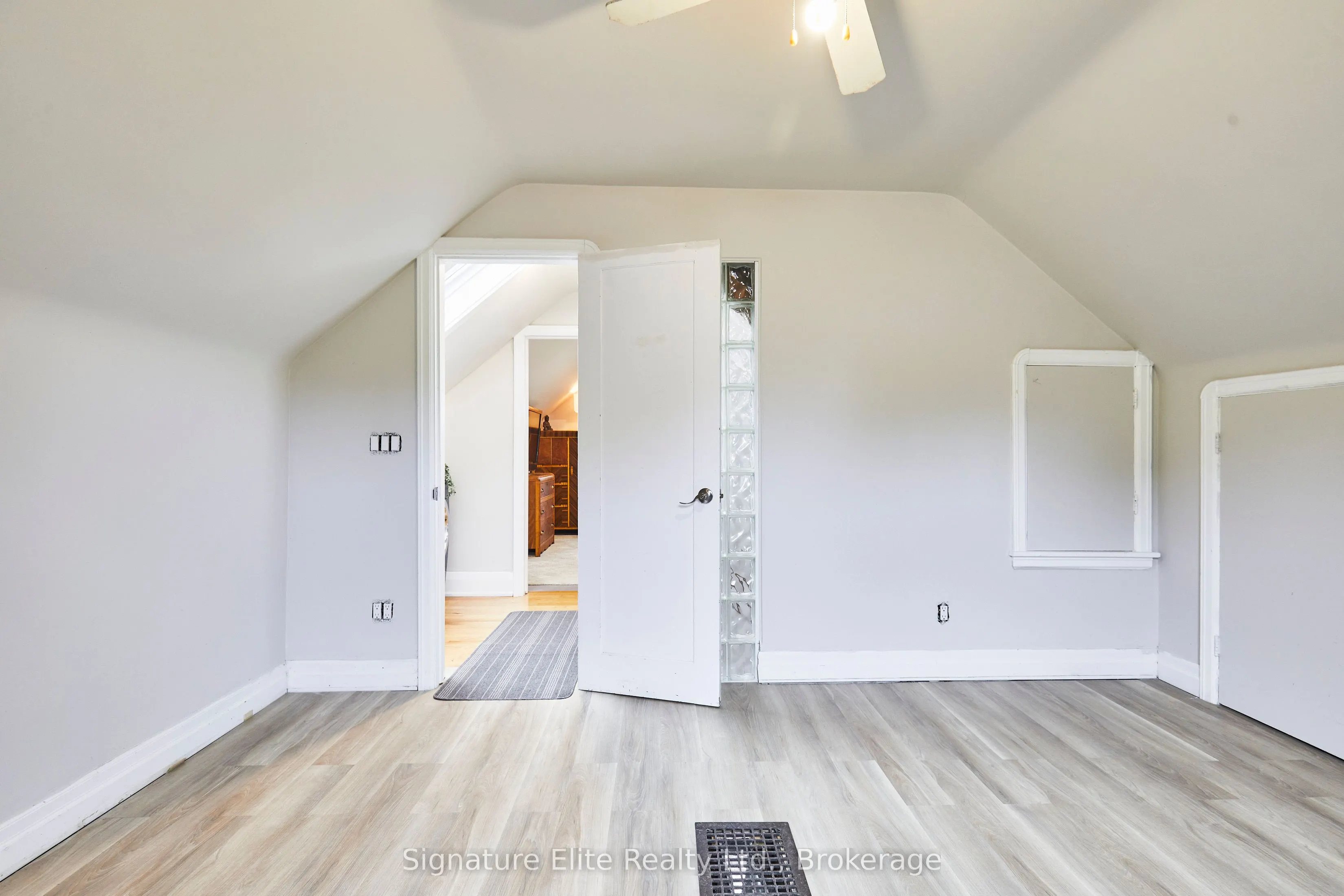 128 Harewood Avenue