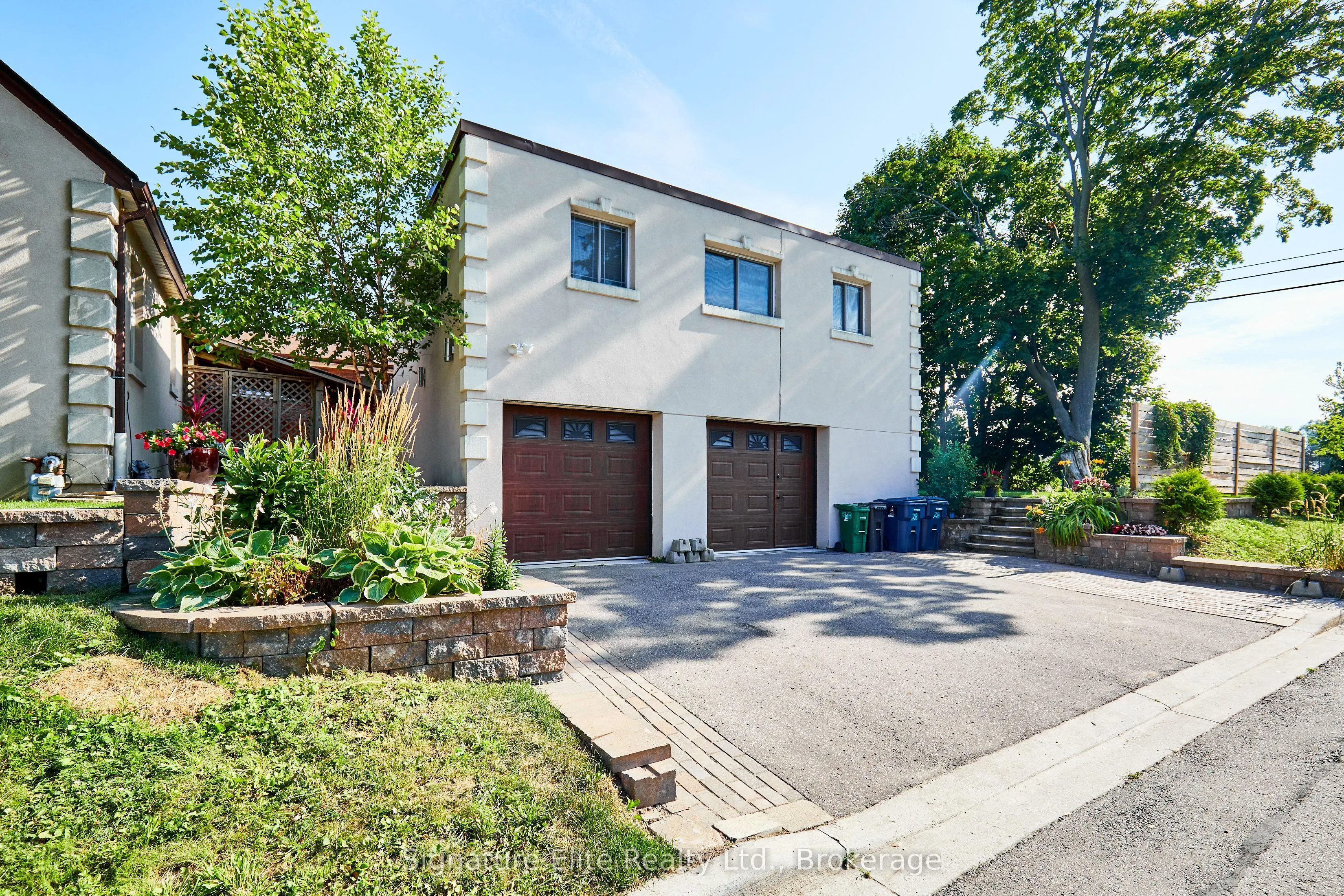 128 Harewood Avenue