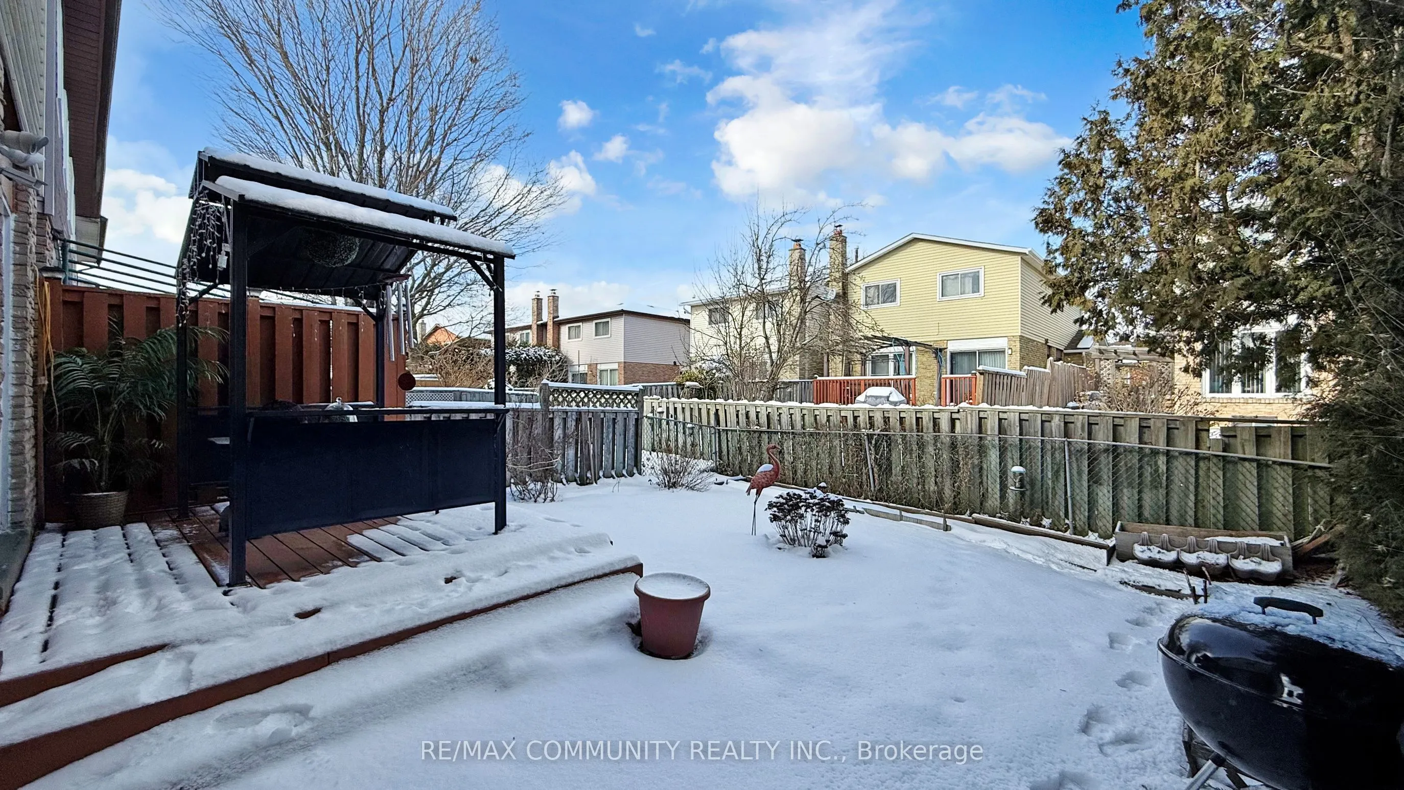 27 Granada Crescent