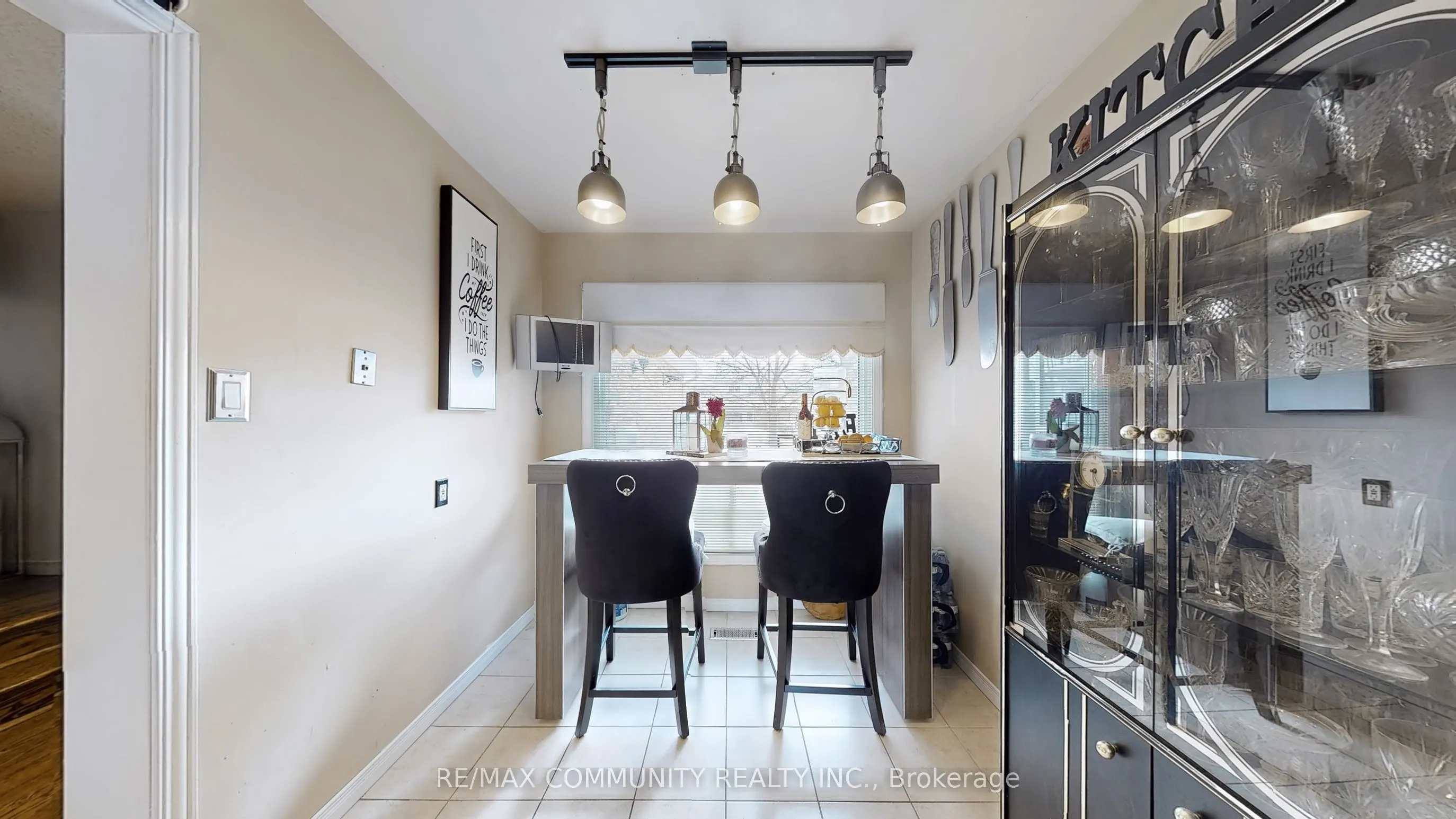 27 Granada Crescent