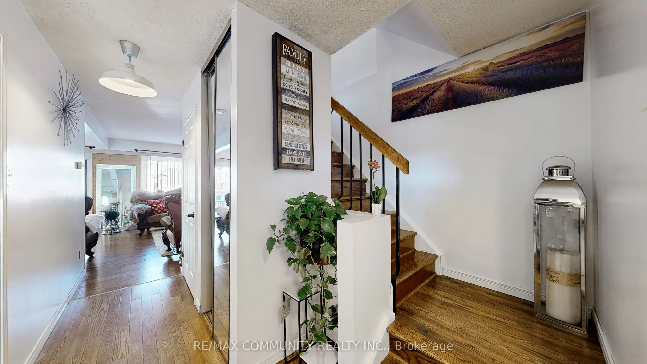 27 Granada Crescent