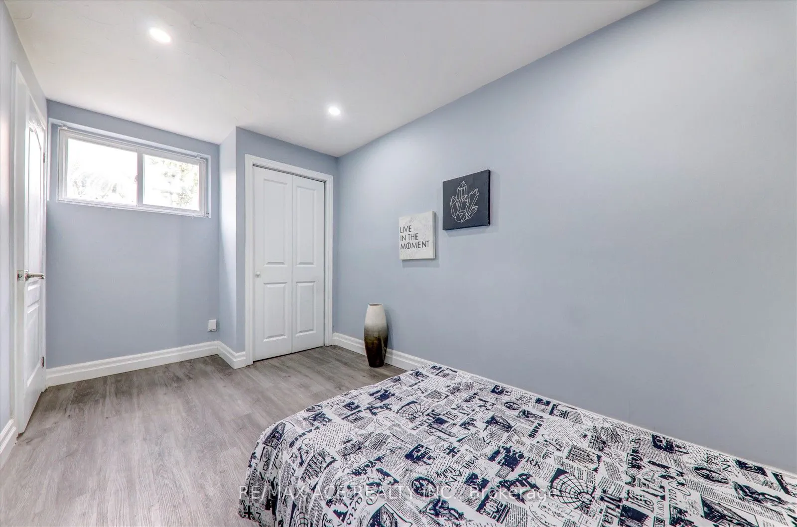 121 Cultra Square