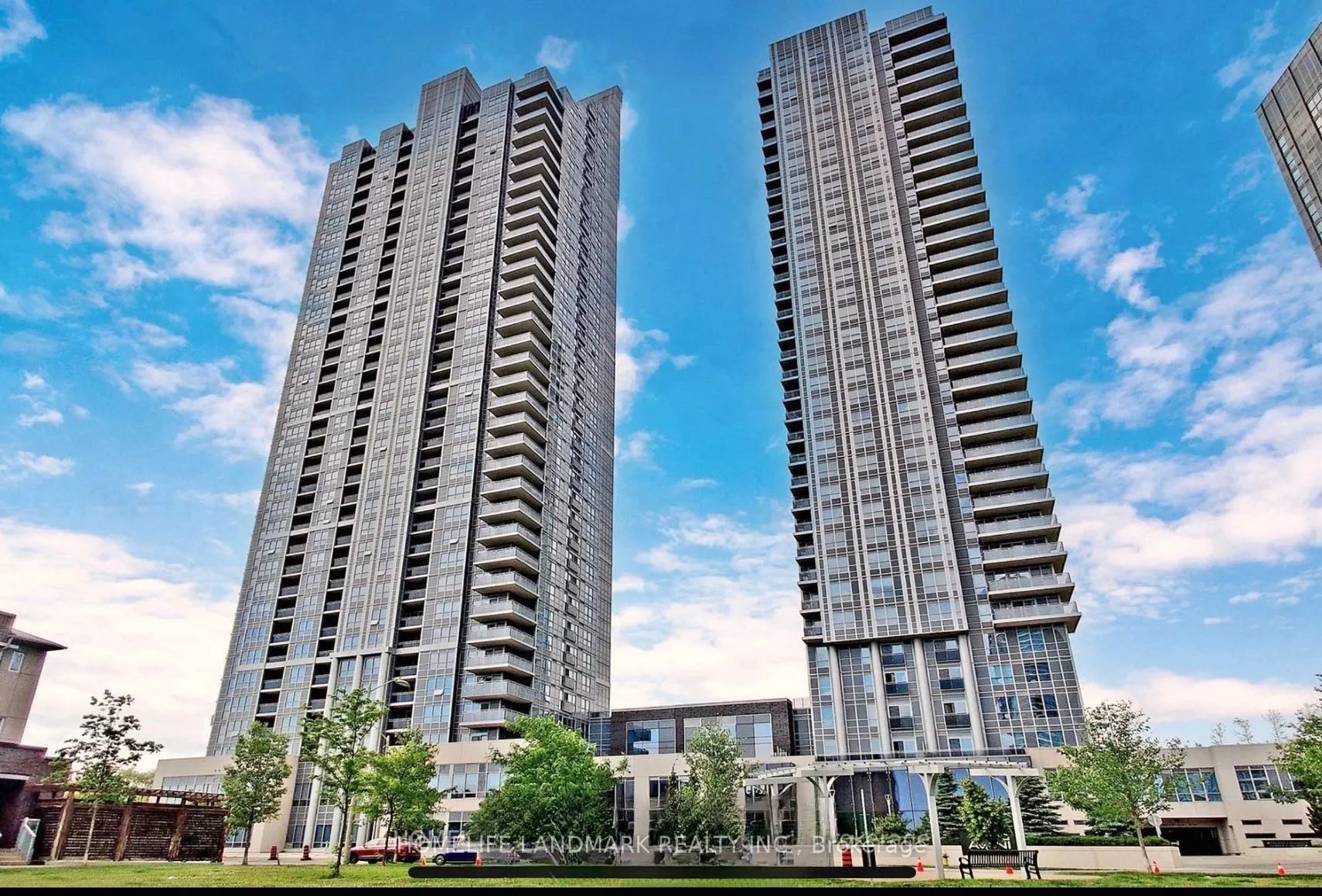 275 Village Green Square, #2018