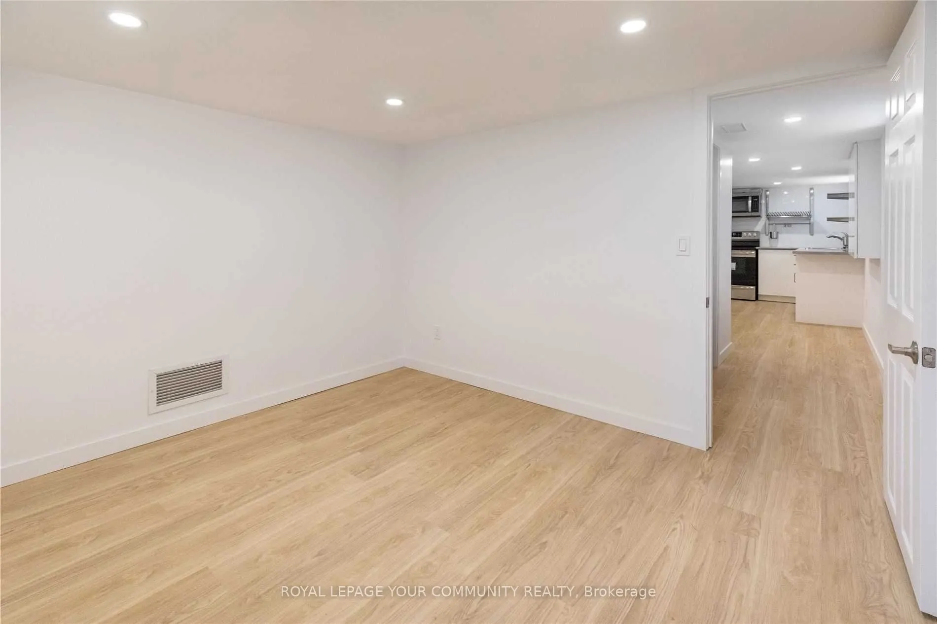 1370 Woodbine Avenue, #Lower