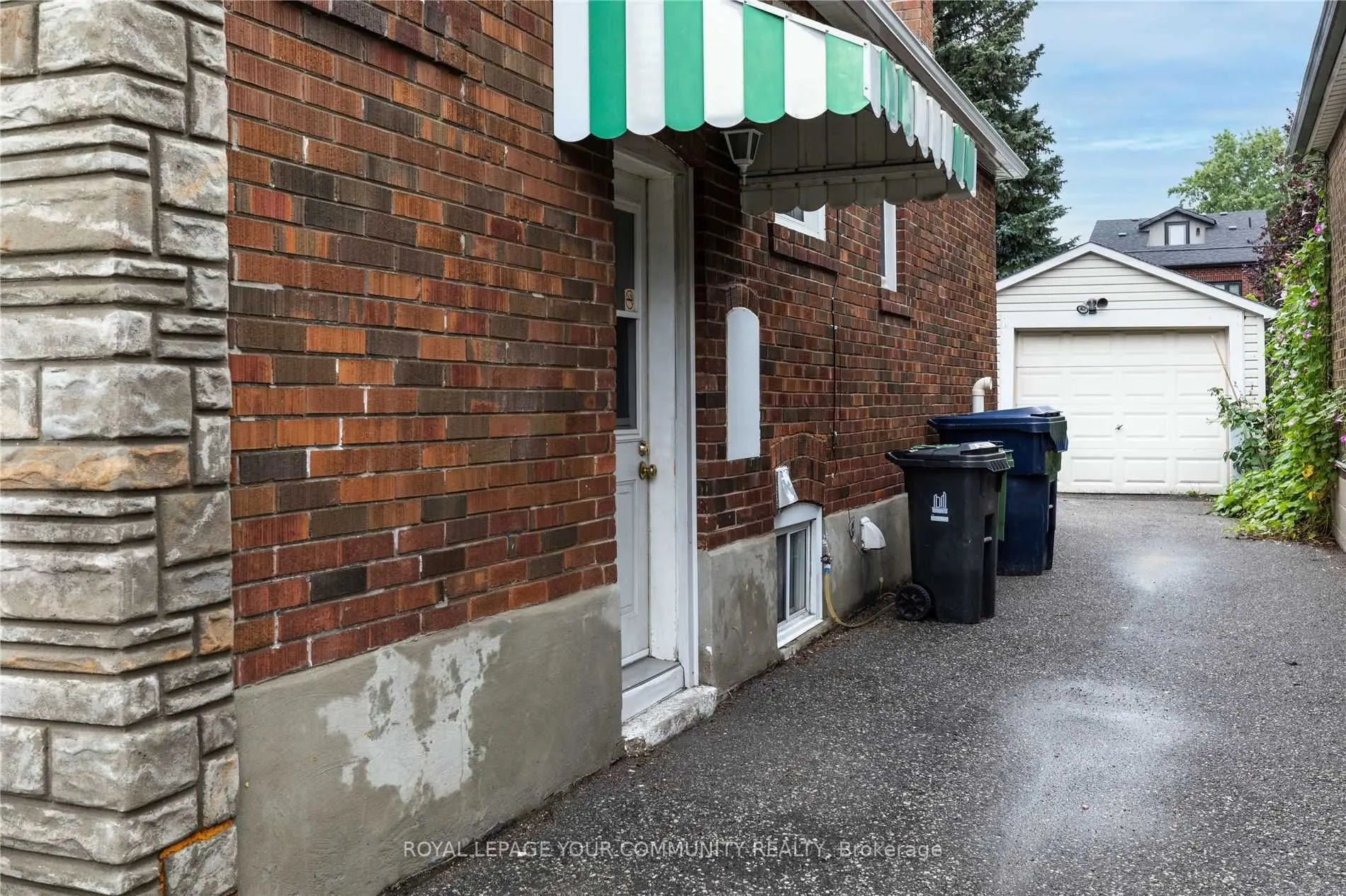 1370 Woodbine Avenue, #Lower