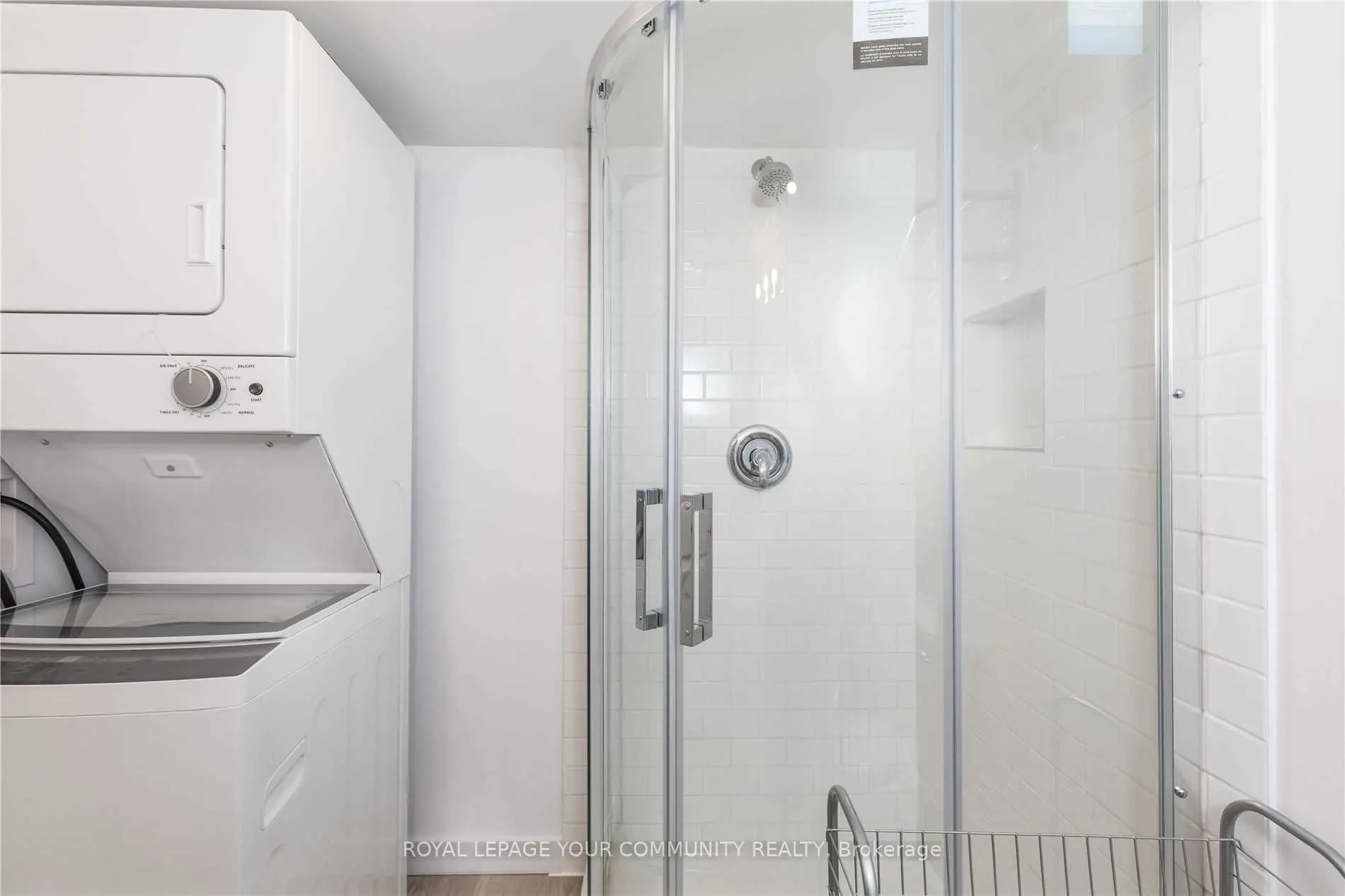 1370 Woodbine Avenue, #Lower