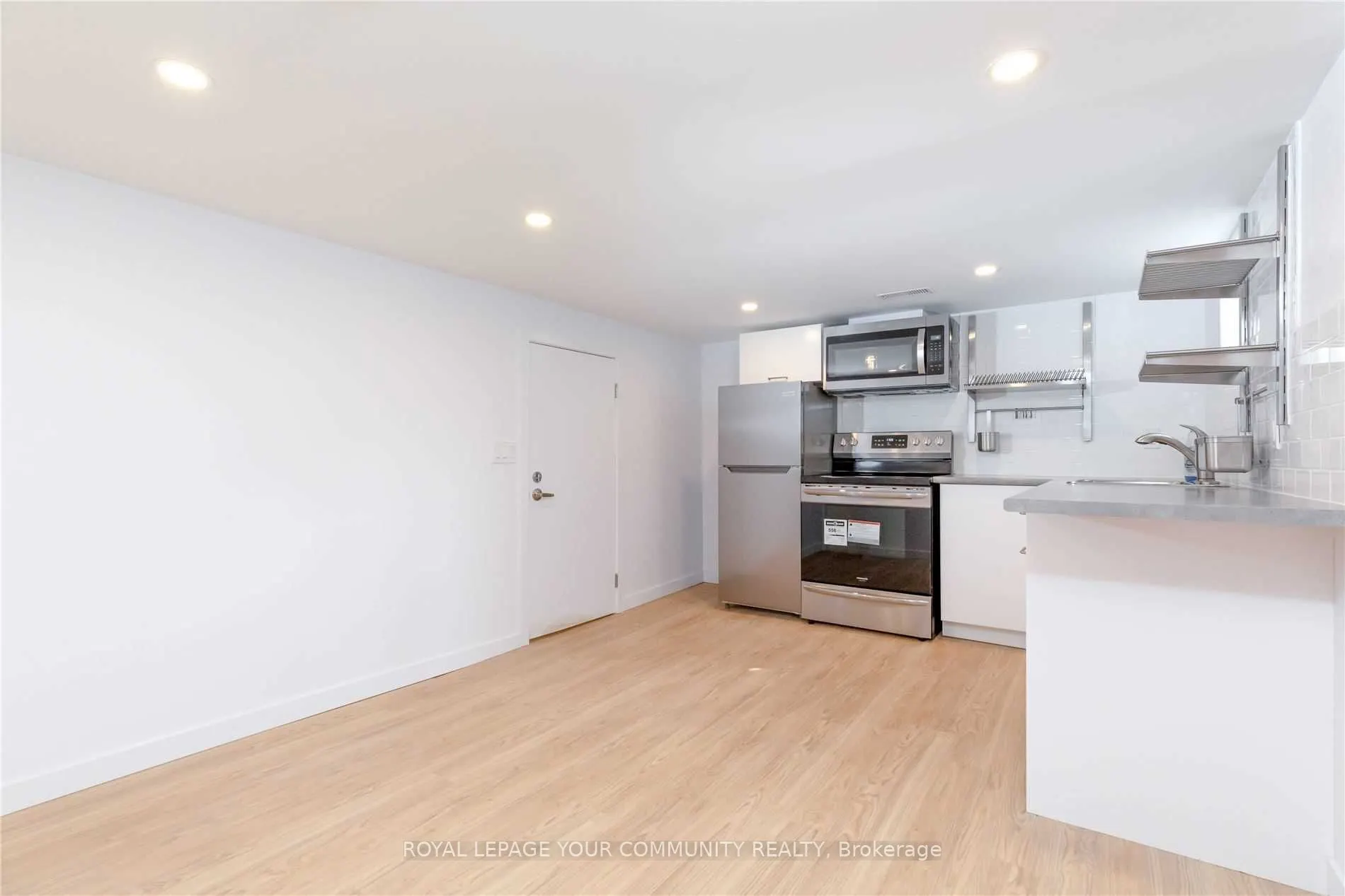 1370 Woodbine Avenue, #Lower