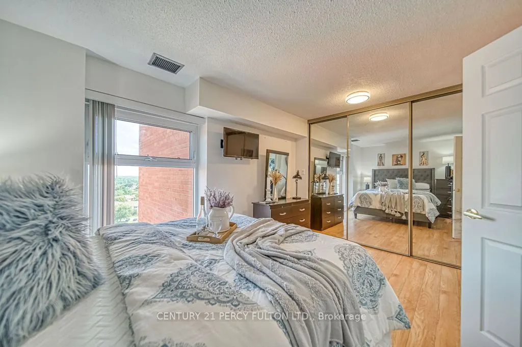 20 Dean Park Road, #1215