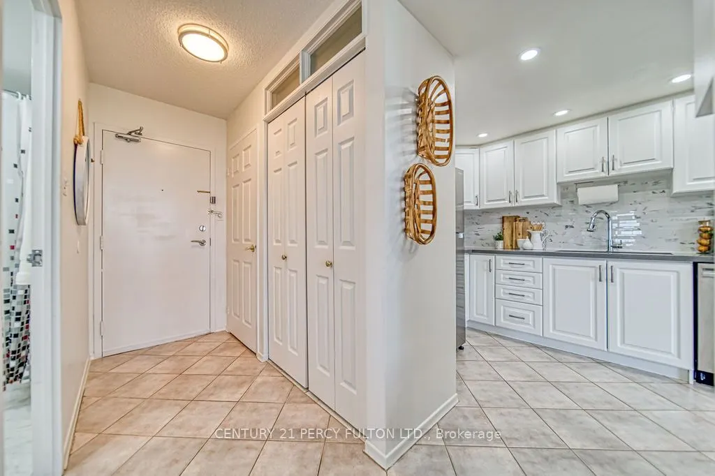 20 Dean Park Road, #1215