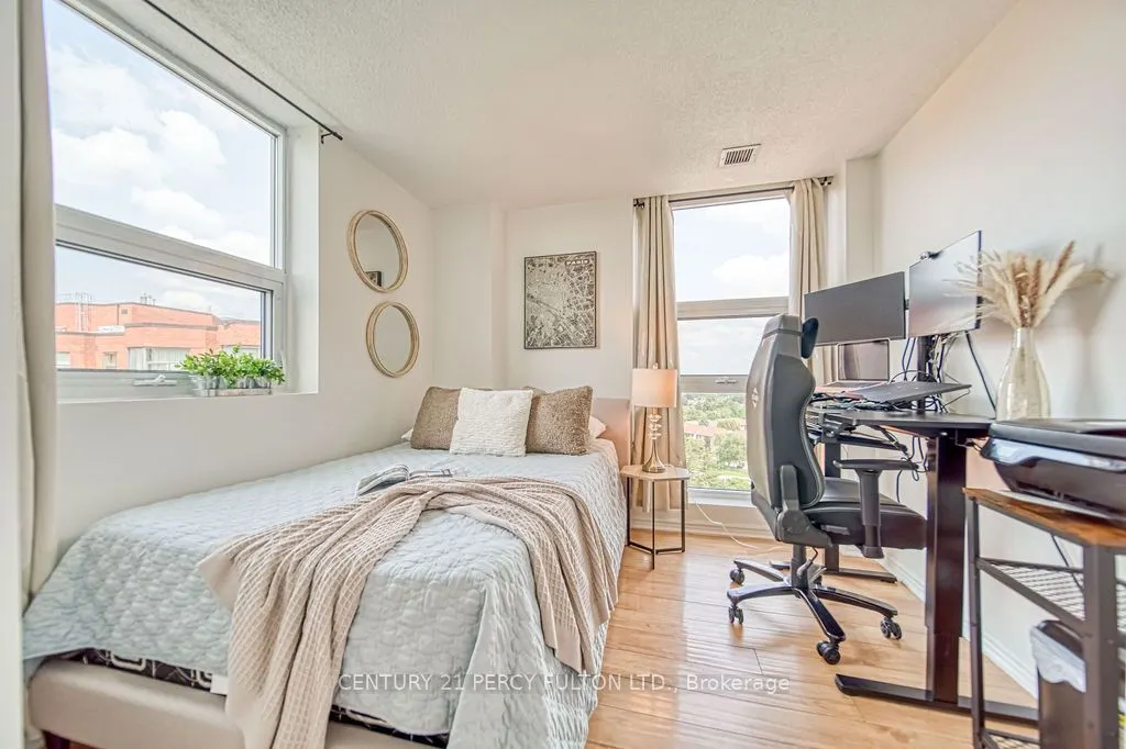 20 Dean Park Road, #1215