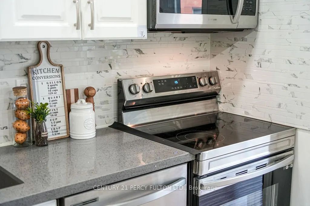 20 Dean Park Road, #1215