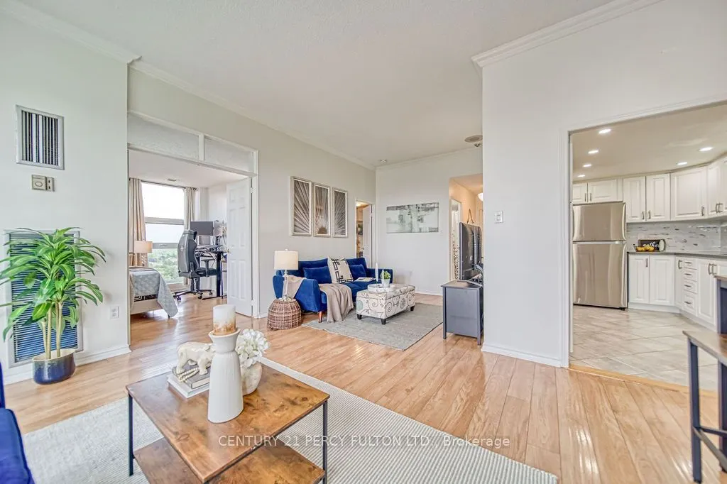 20 Dean Park Road, #1215