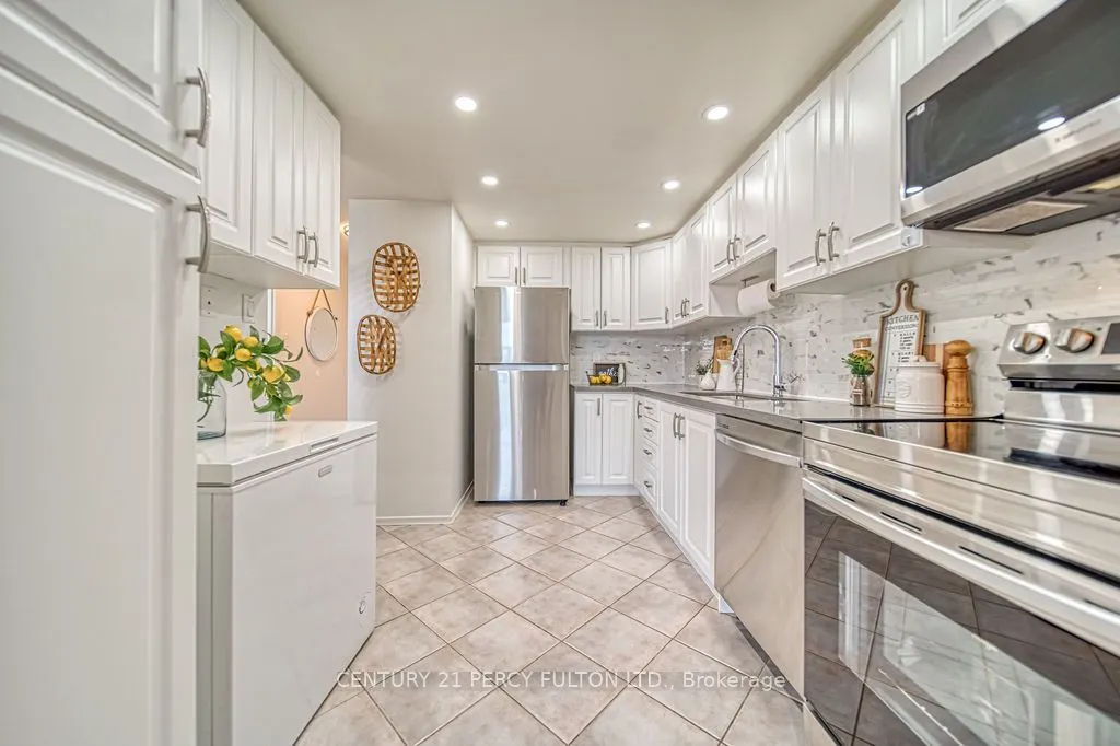 20 Dean Park Road, #1215