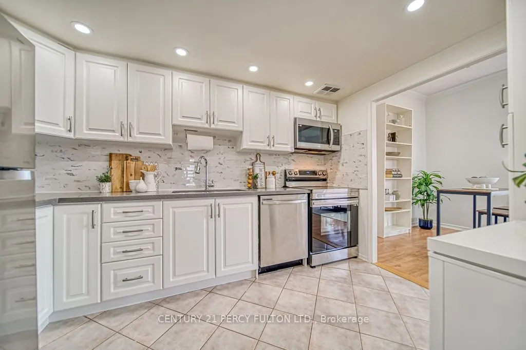 20 Dean Park Road, #1215