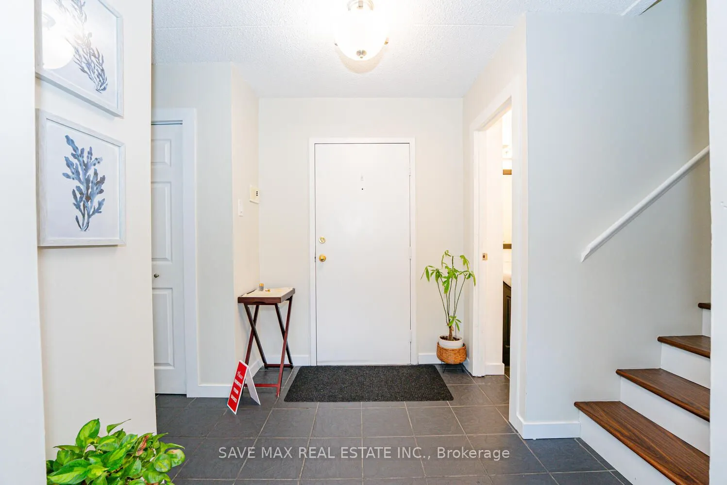 580 Mary Street E #214