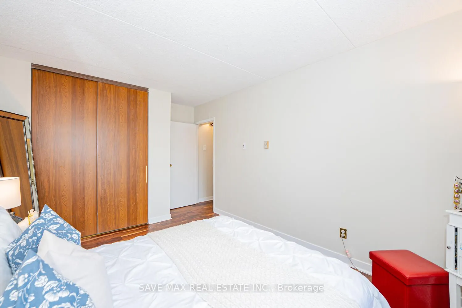 580 Mary Street E #214