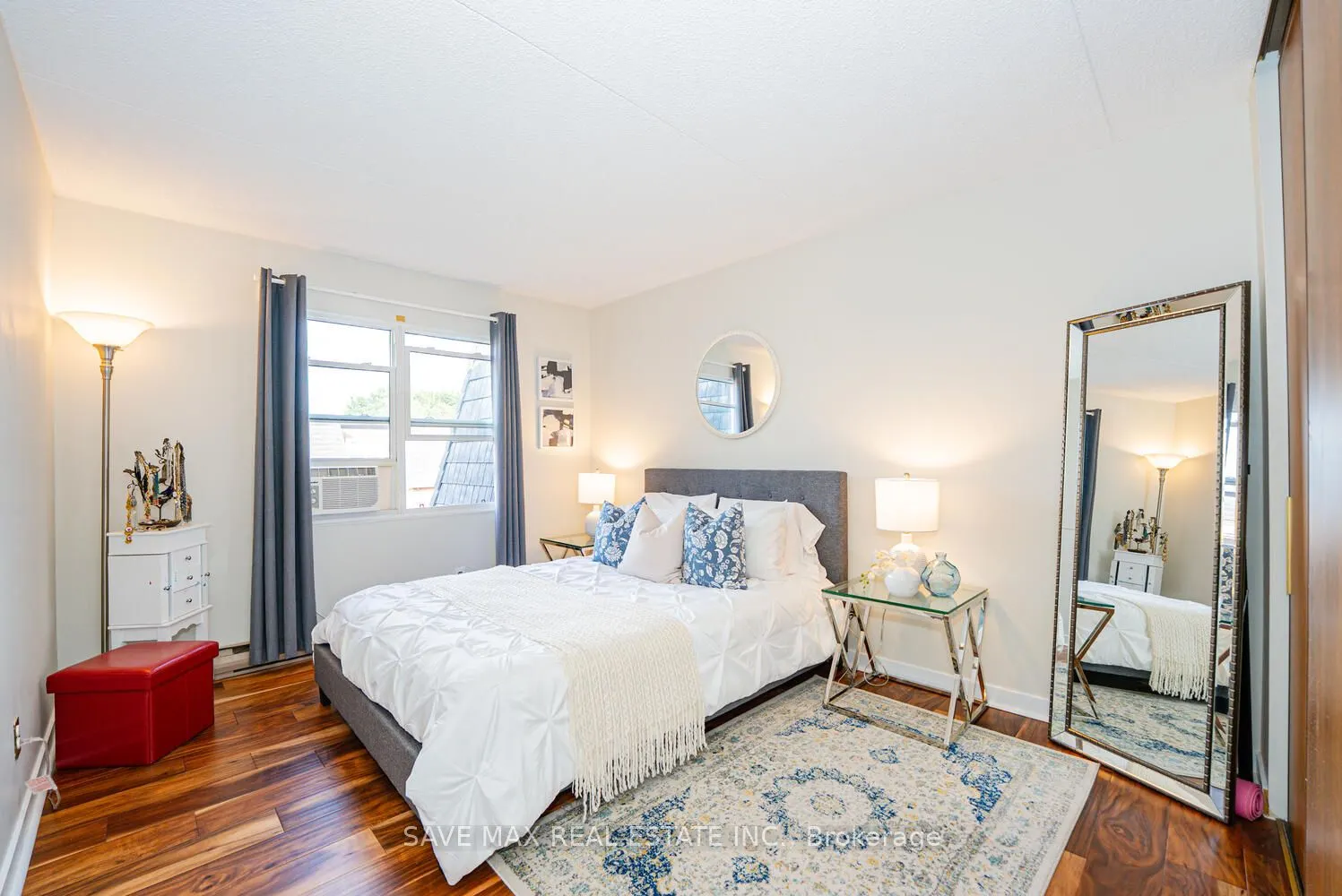 580 Mary Street E #214