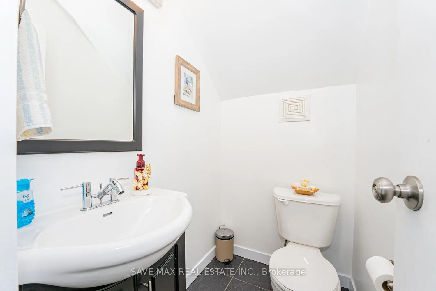 580 Mary Street E #214