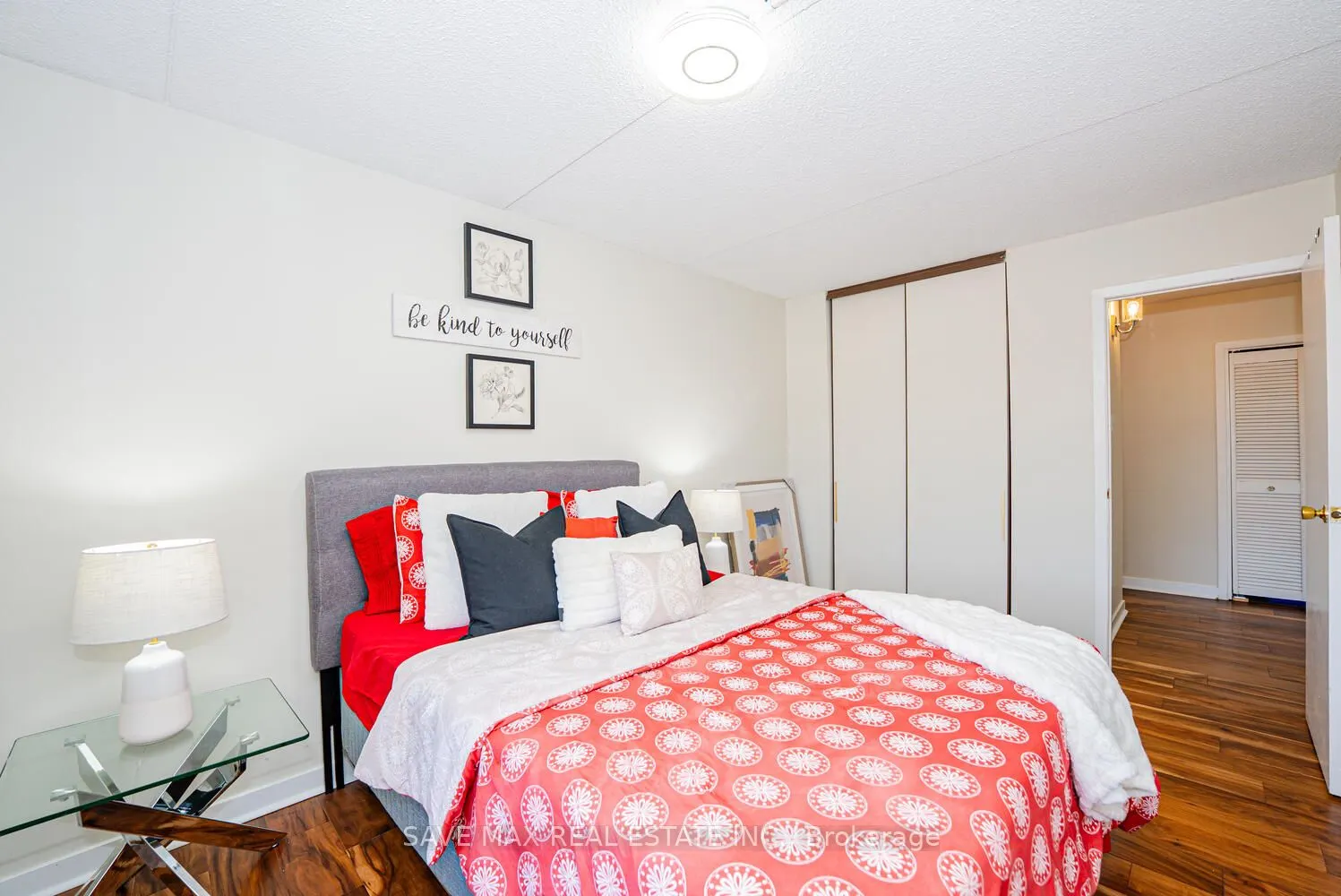 580 Mary Street E #214