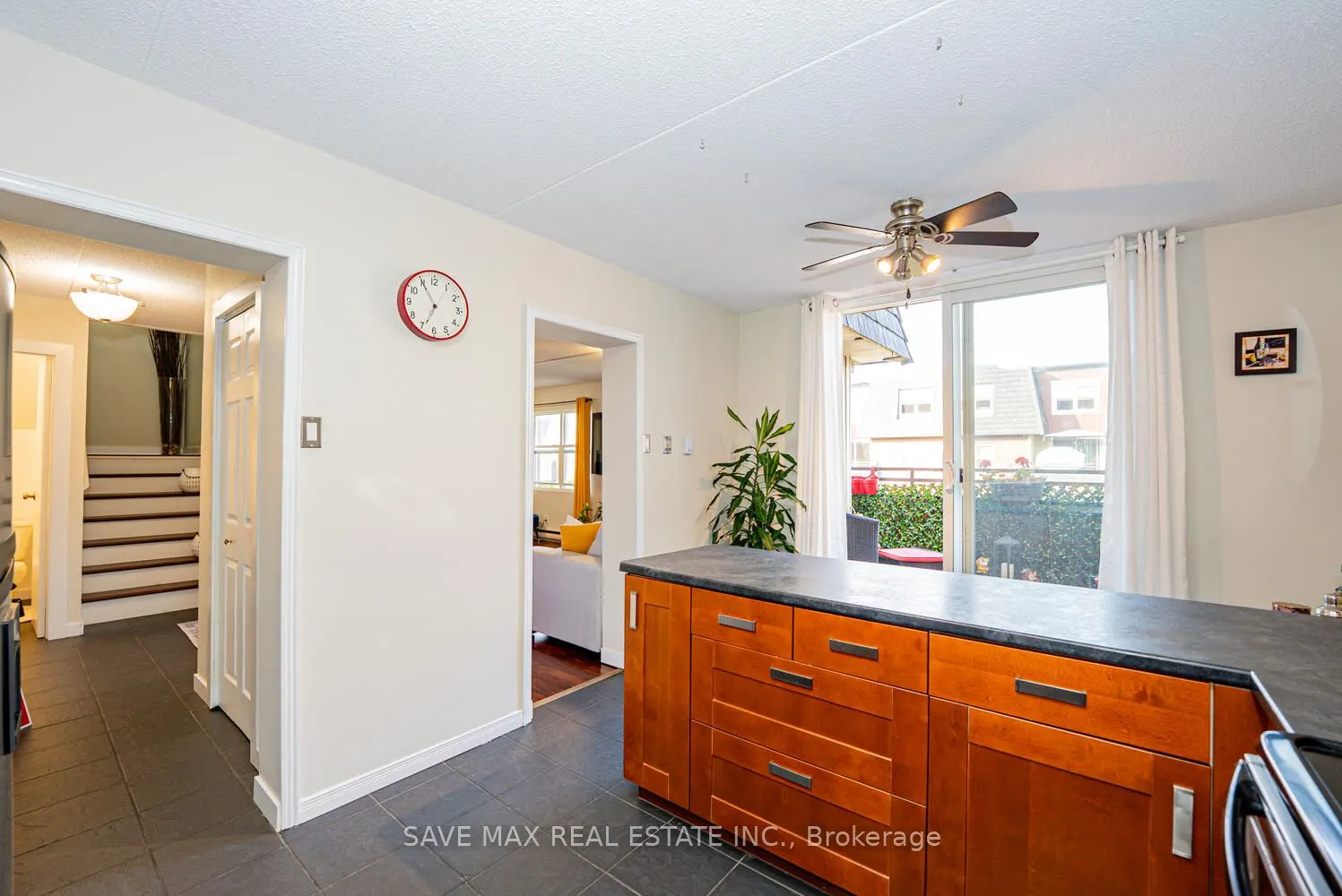 580 Mary Street E #214