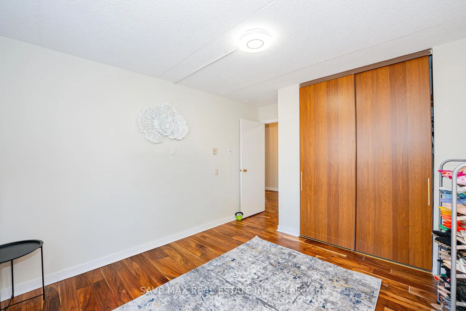 580 Mary Street E #214