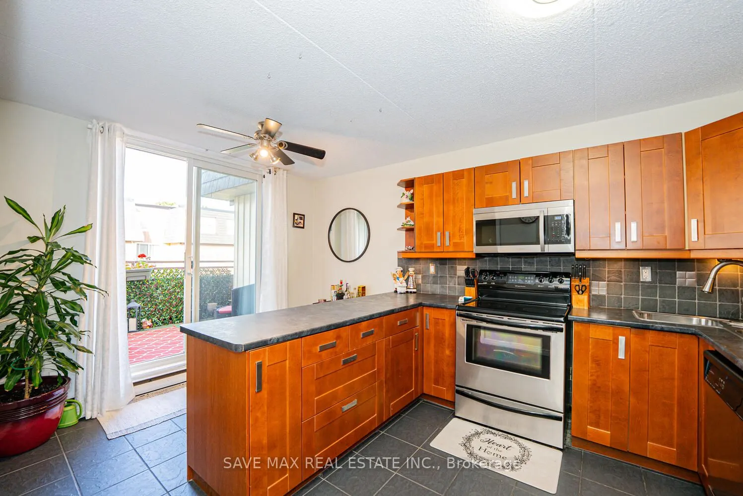 580 Mary Street E #214
