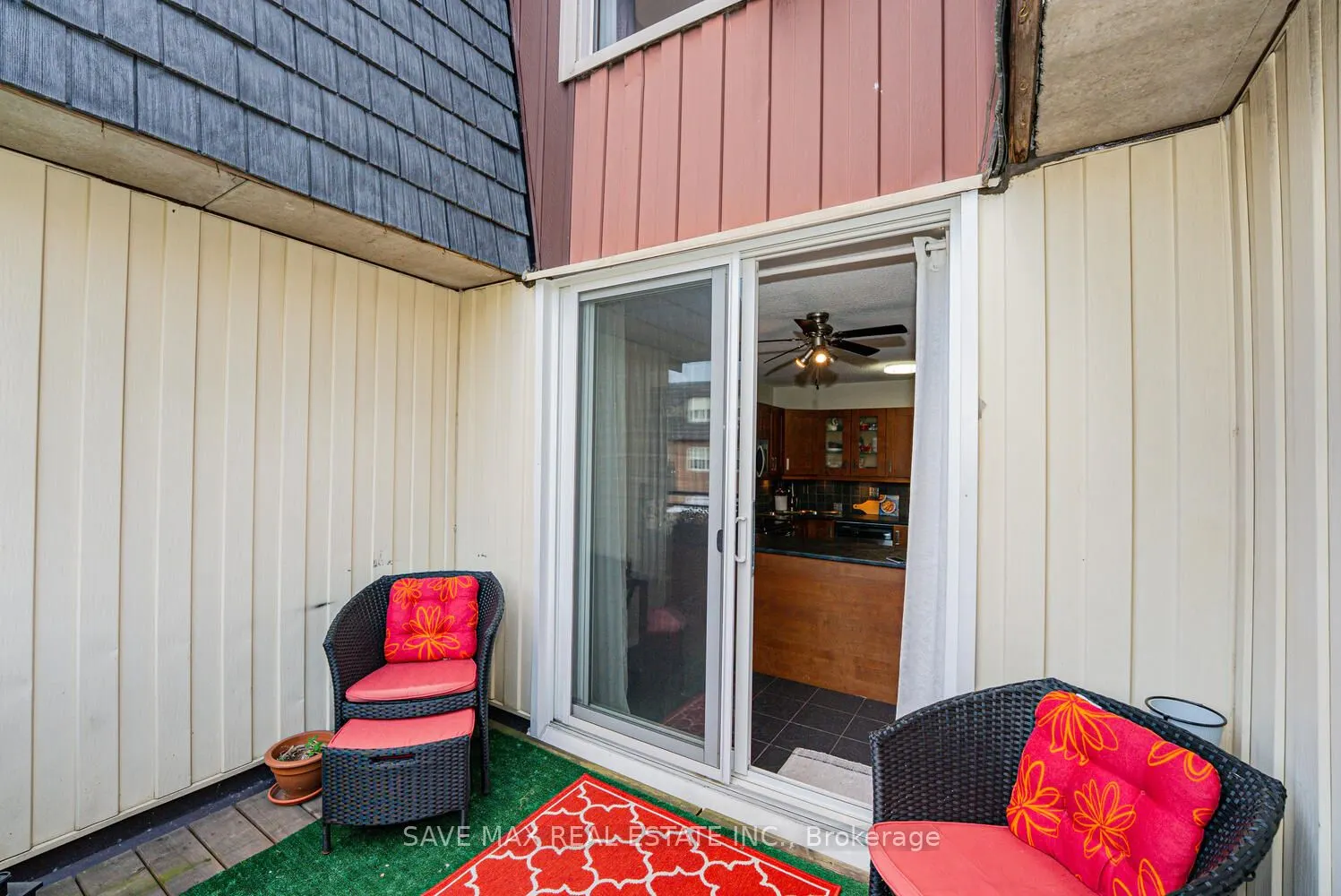 580 Mary Street E #214