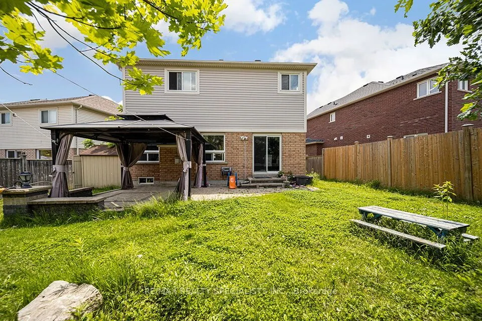 91 Laprade Square