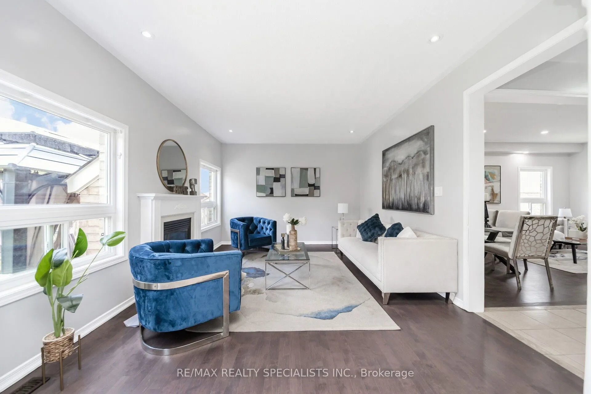91 Laprade Square