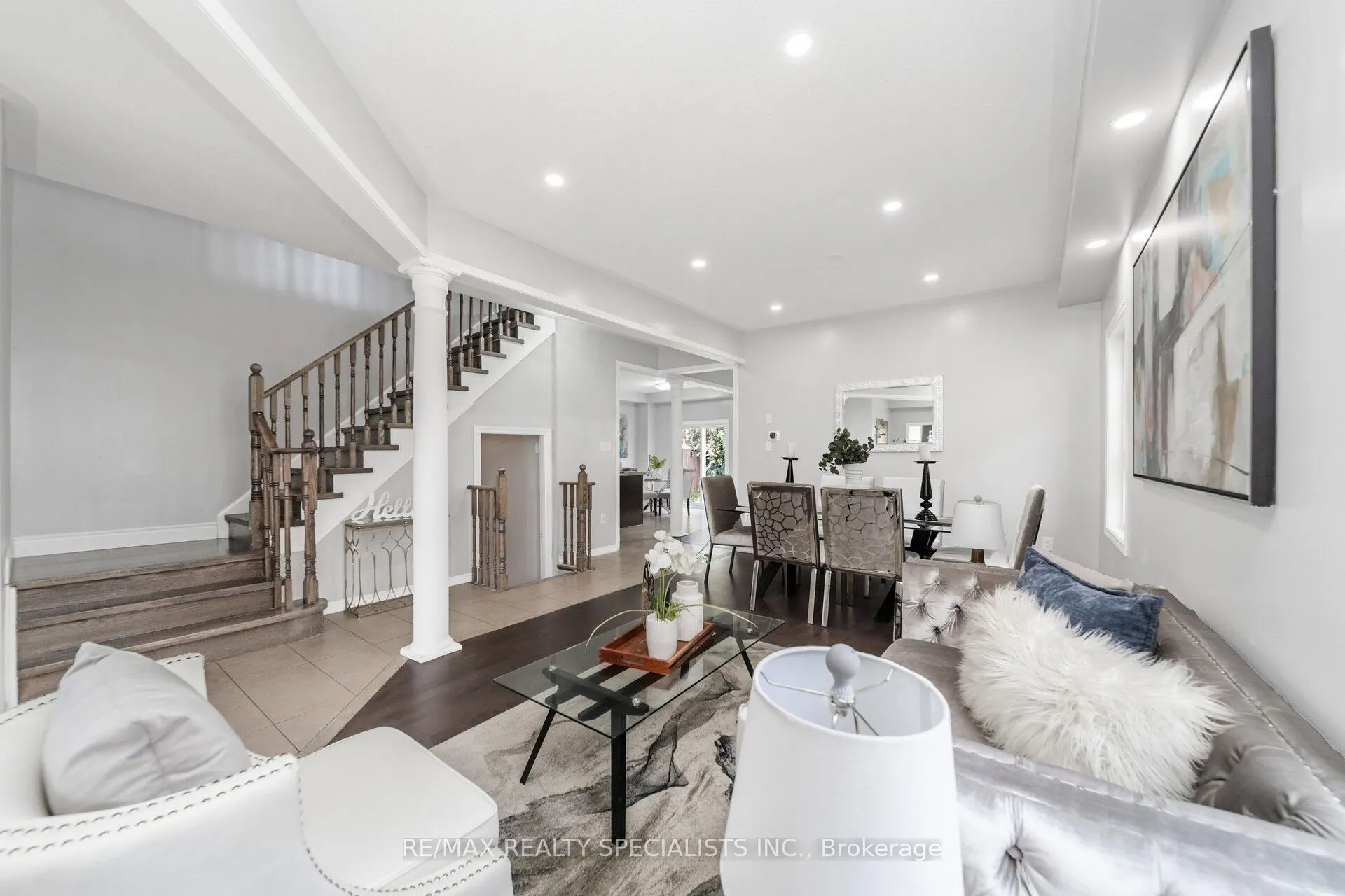 91 Laprade Square