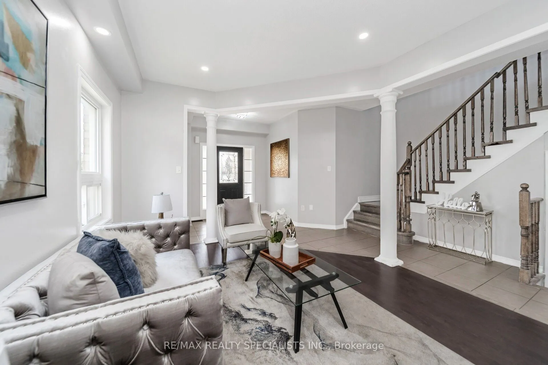 91 Laprade Square