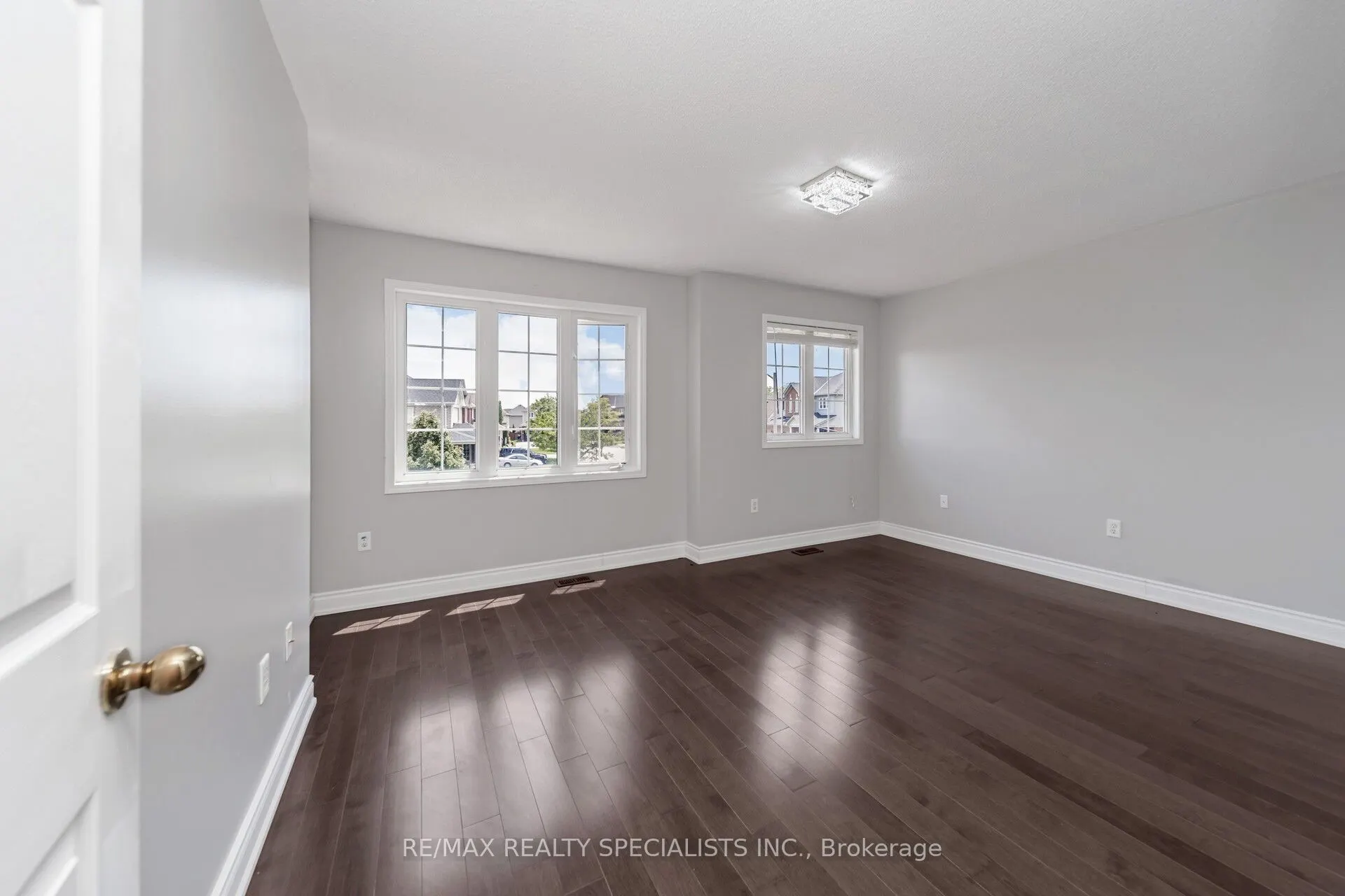 91 Laprade Square