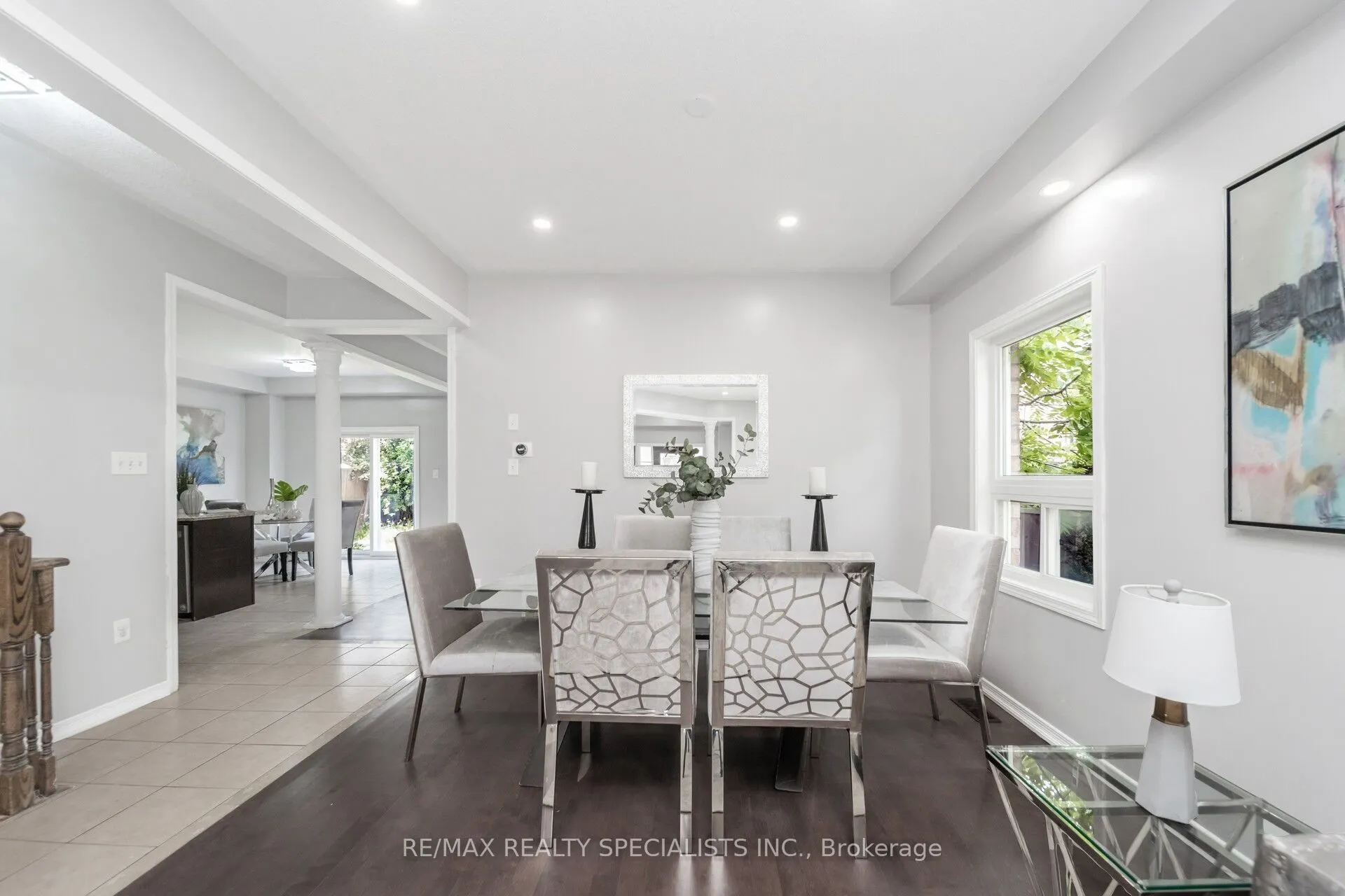 91 Laprade Square