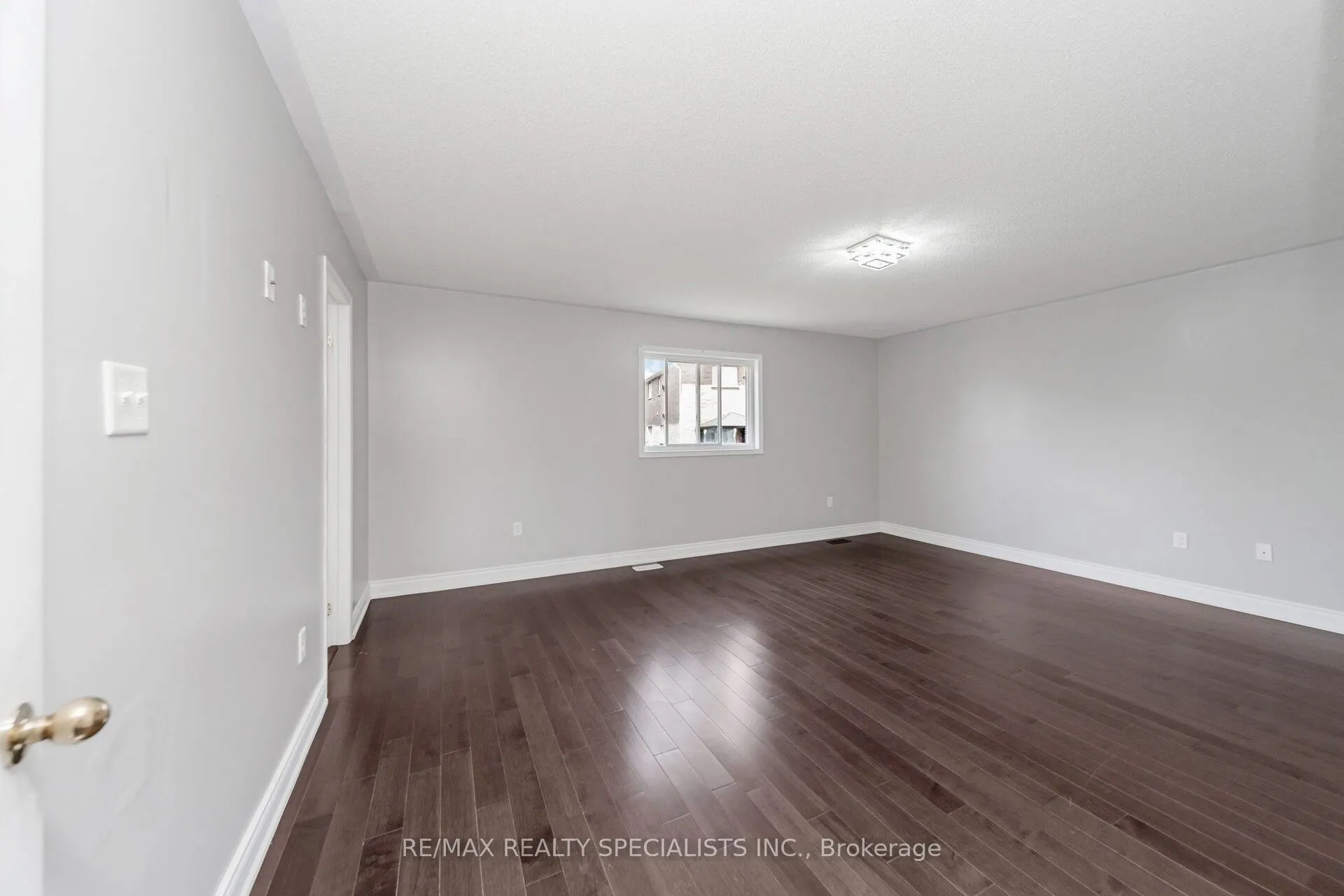 91 Laprade Square