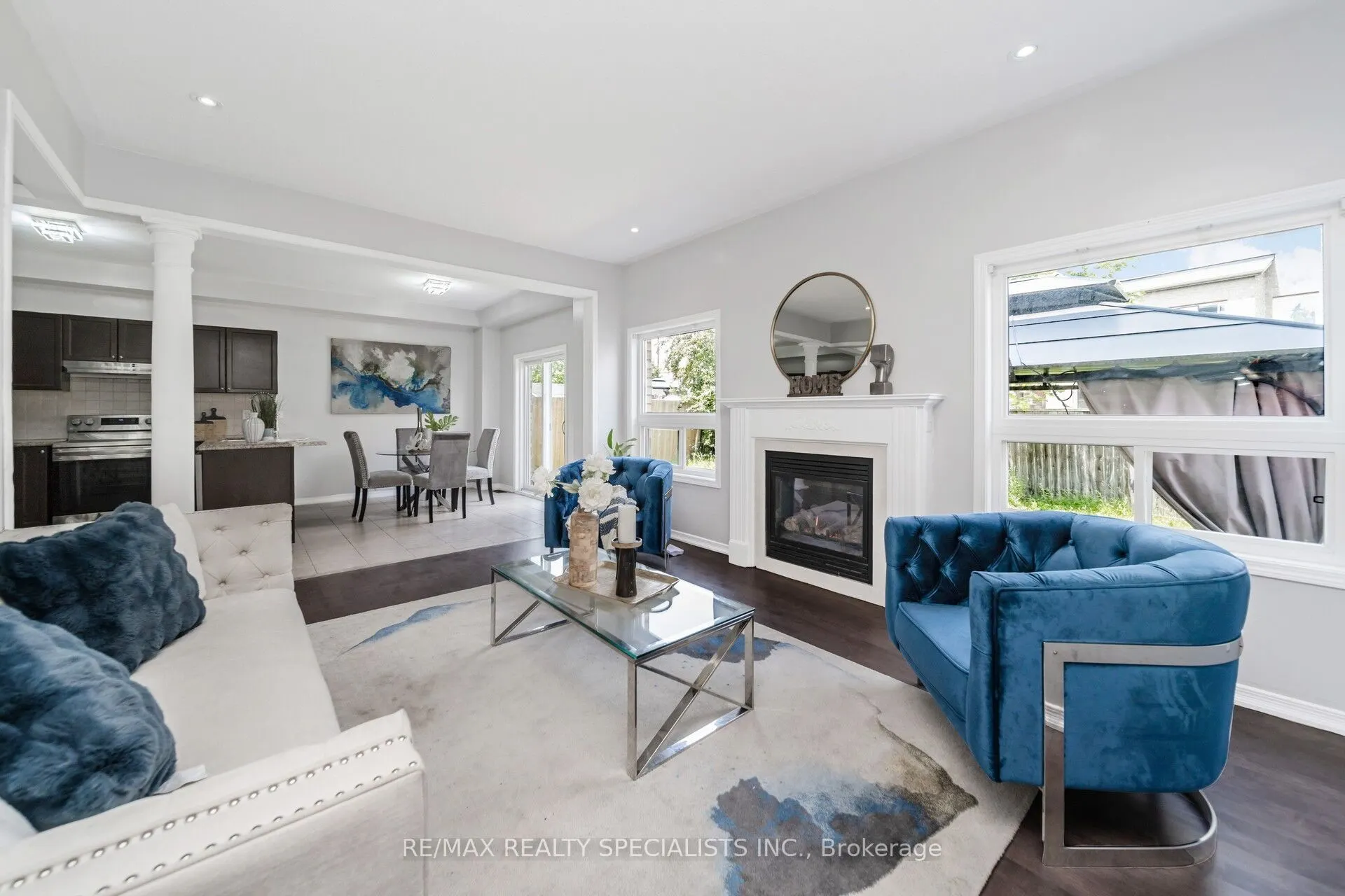 91 Laprade Square