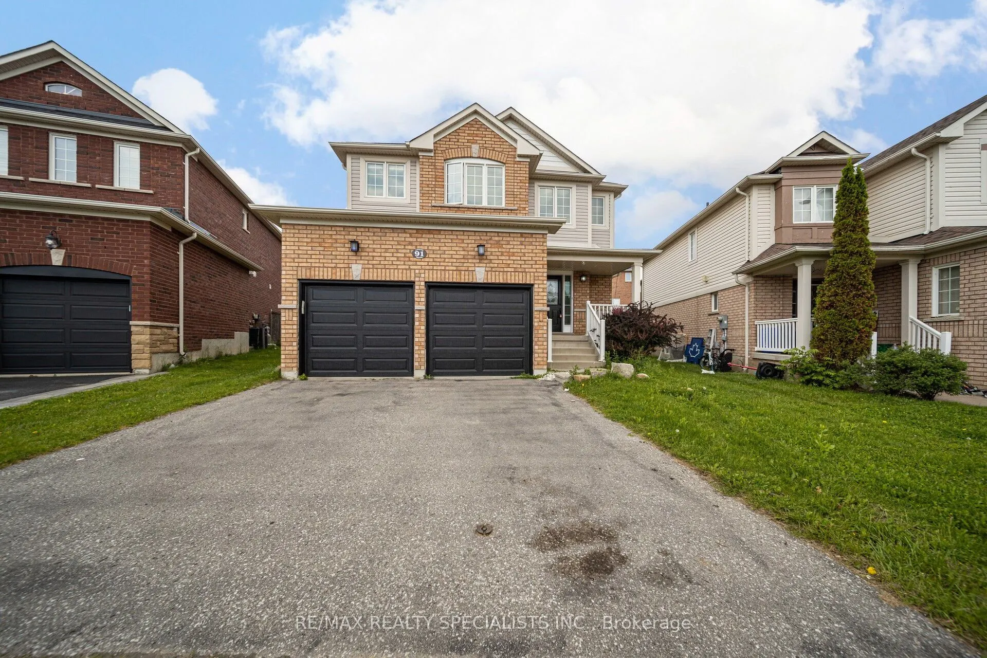 91 Laprade Square