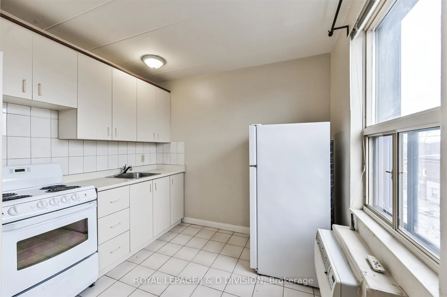 325 Sammon Avenue, #304