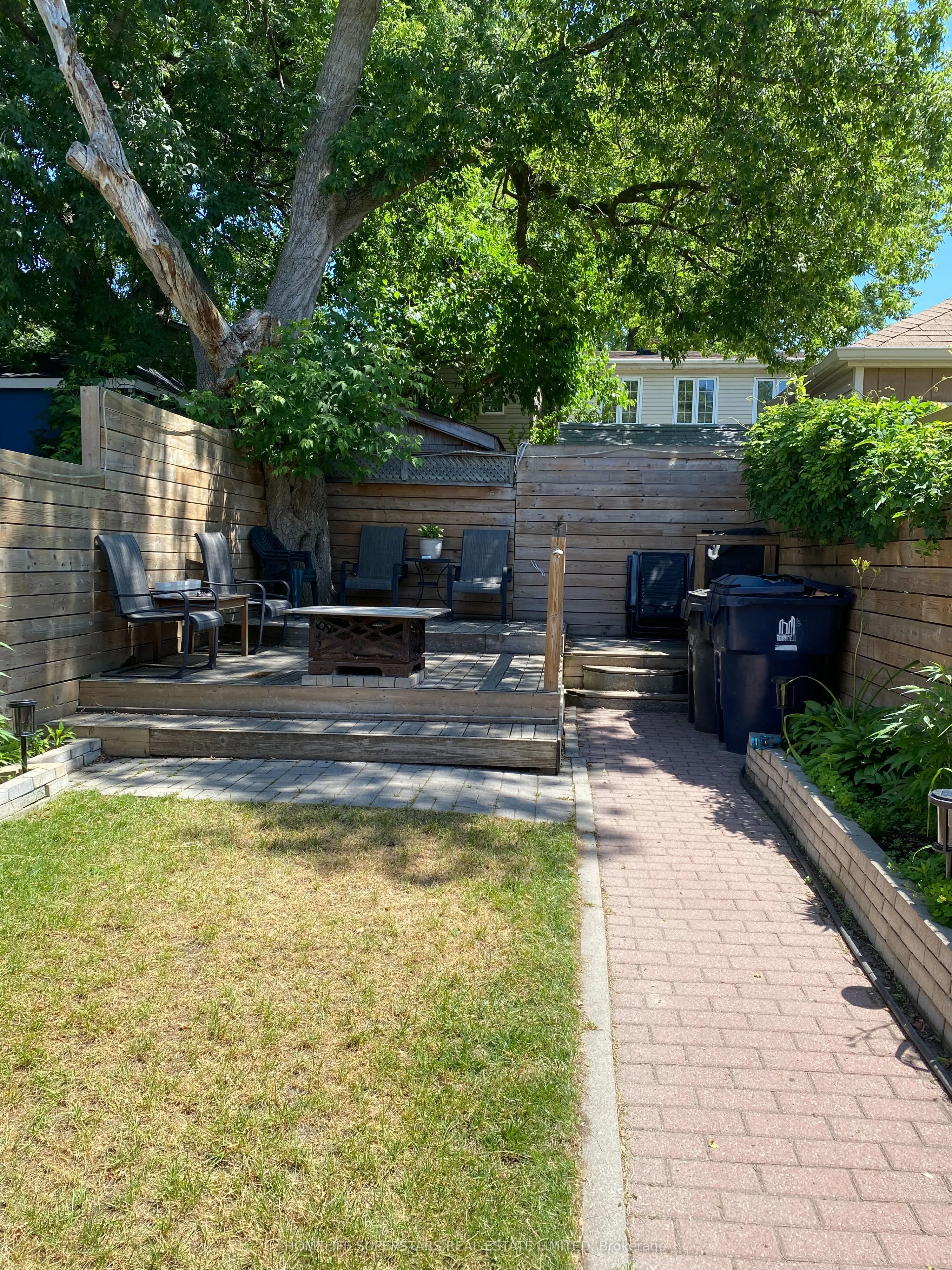 1263 Woodbine Avenue