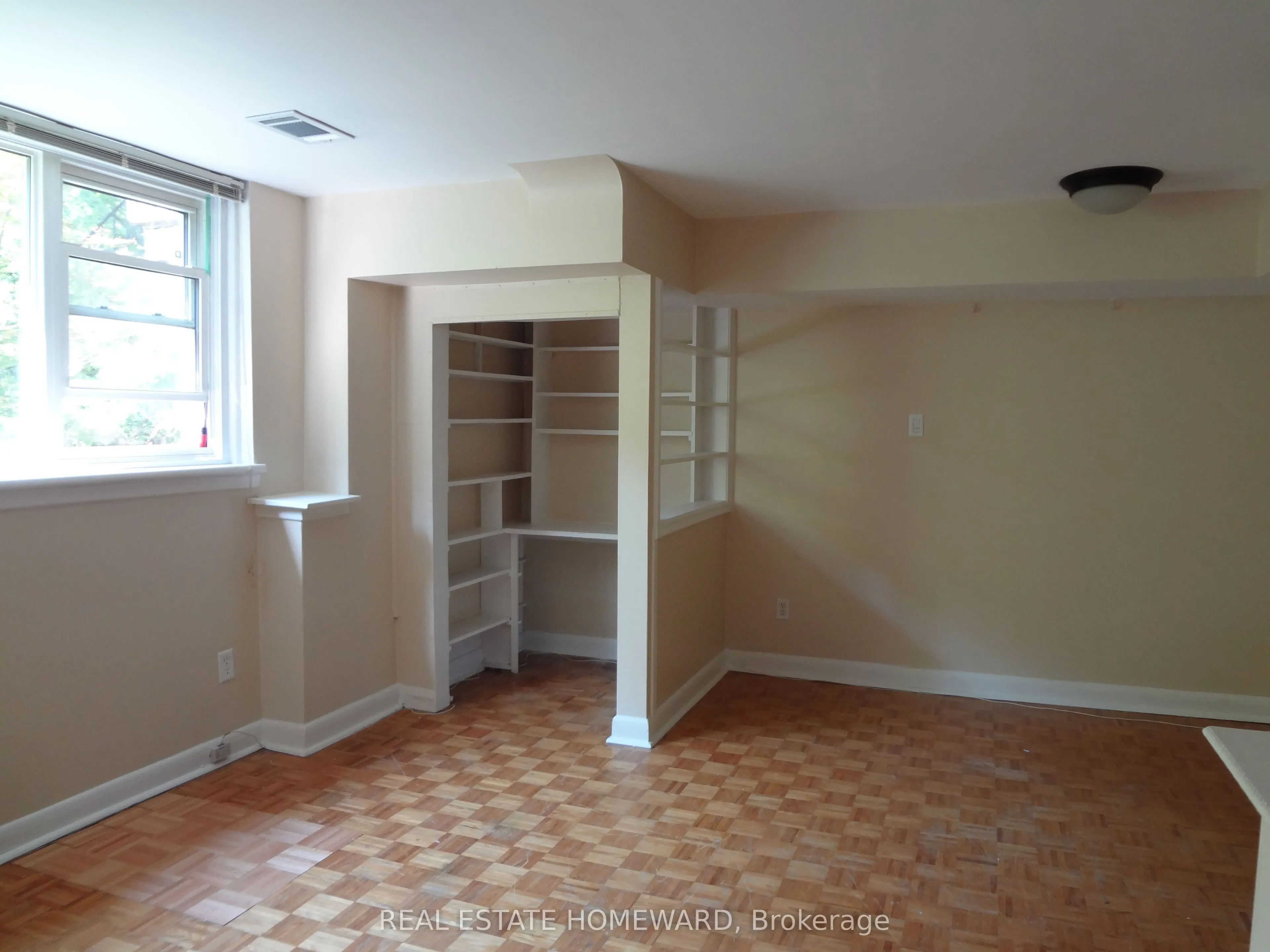 21 Love Crescent, #Lower