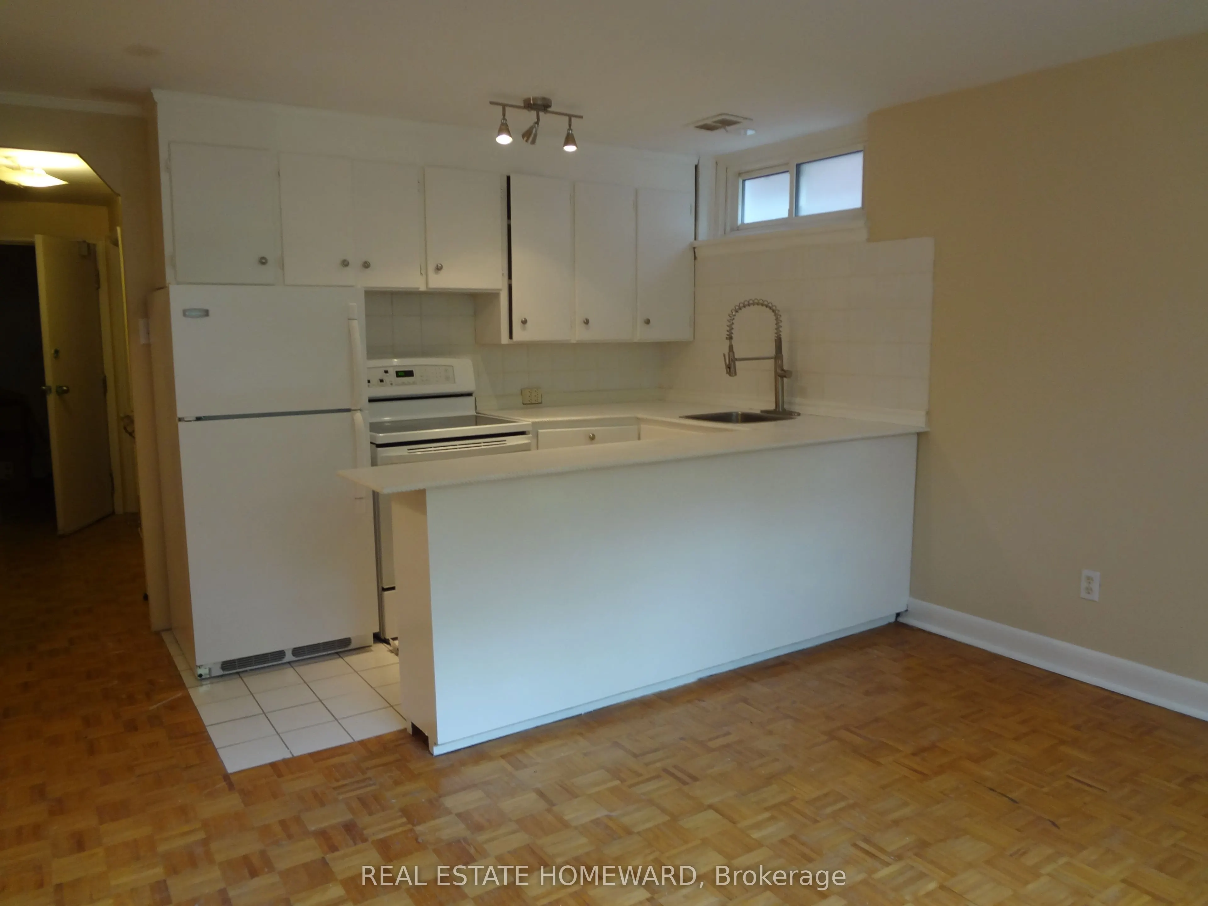 21 Love Crescent, #Lower