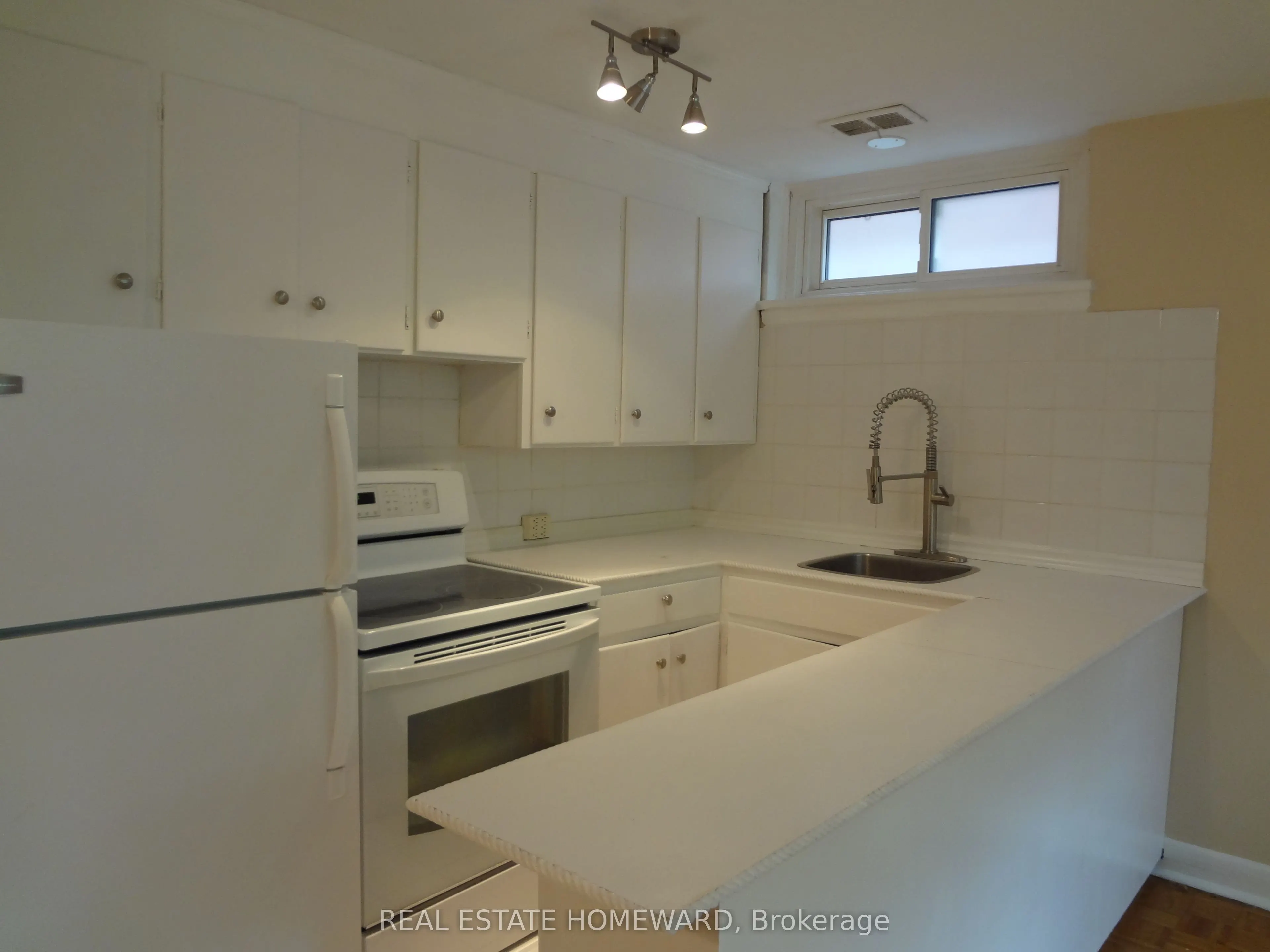 21 Love Crescent, #Lower