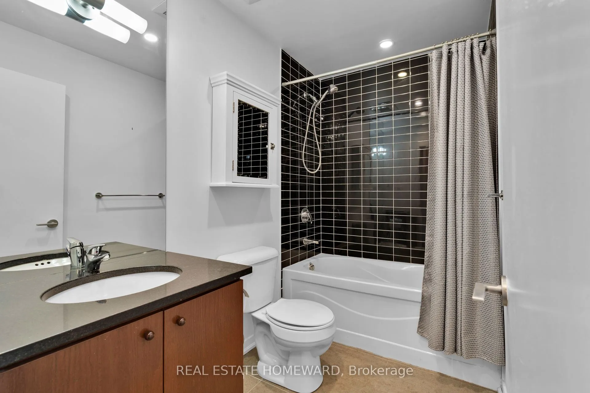 201 Carlaw Avenue, #128