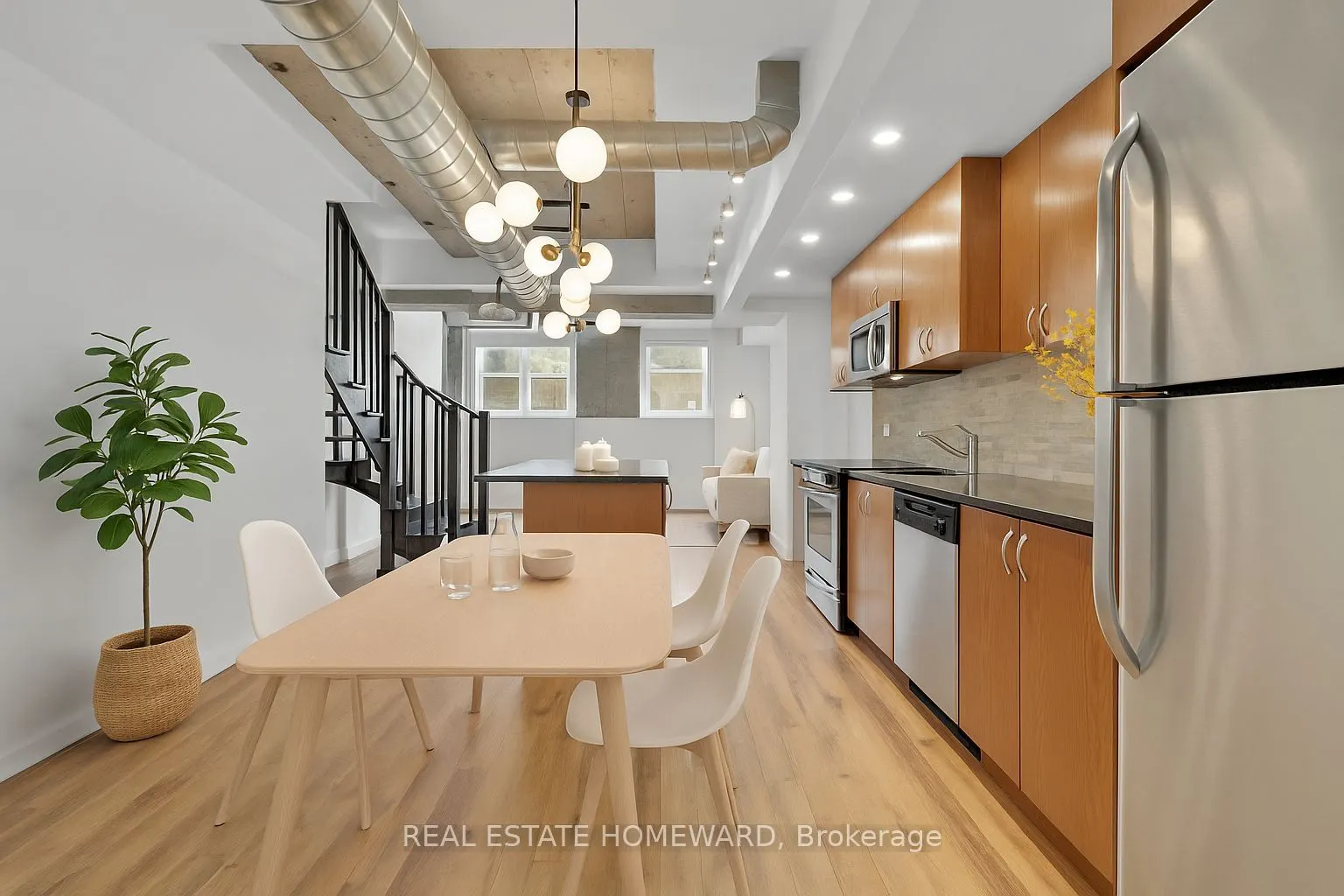 201 Carlaw Avenue, #128