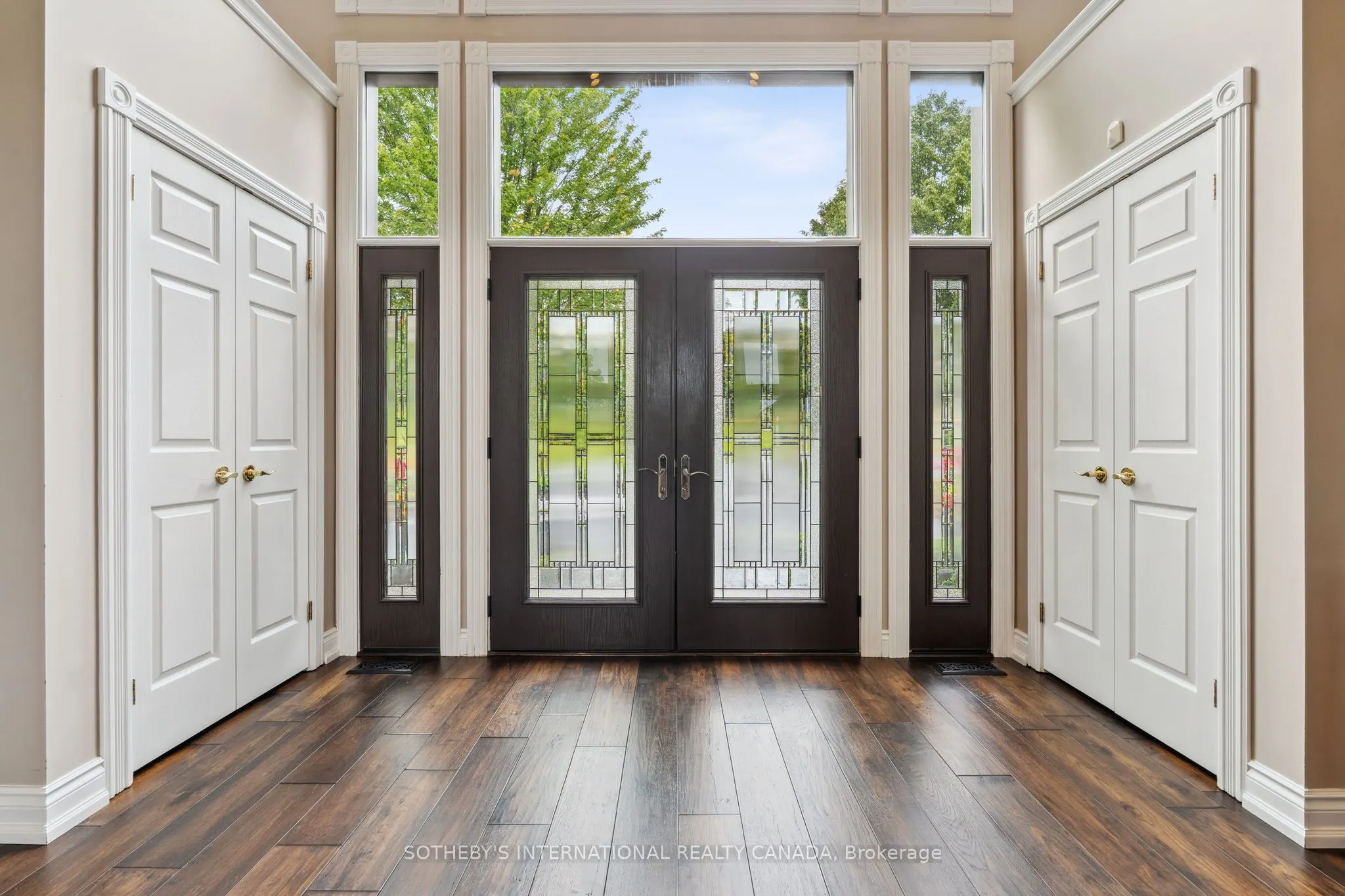12 Island View Court