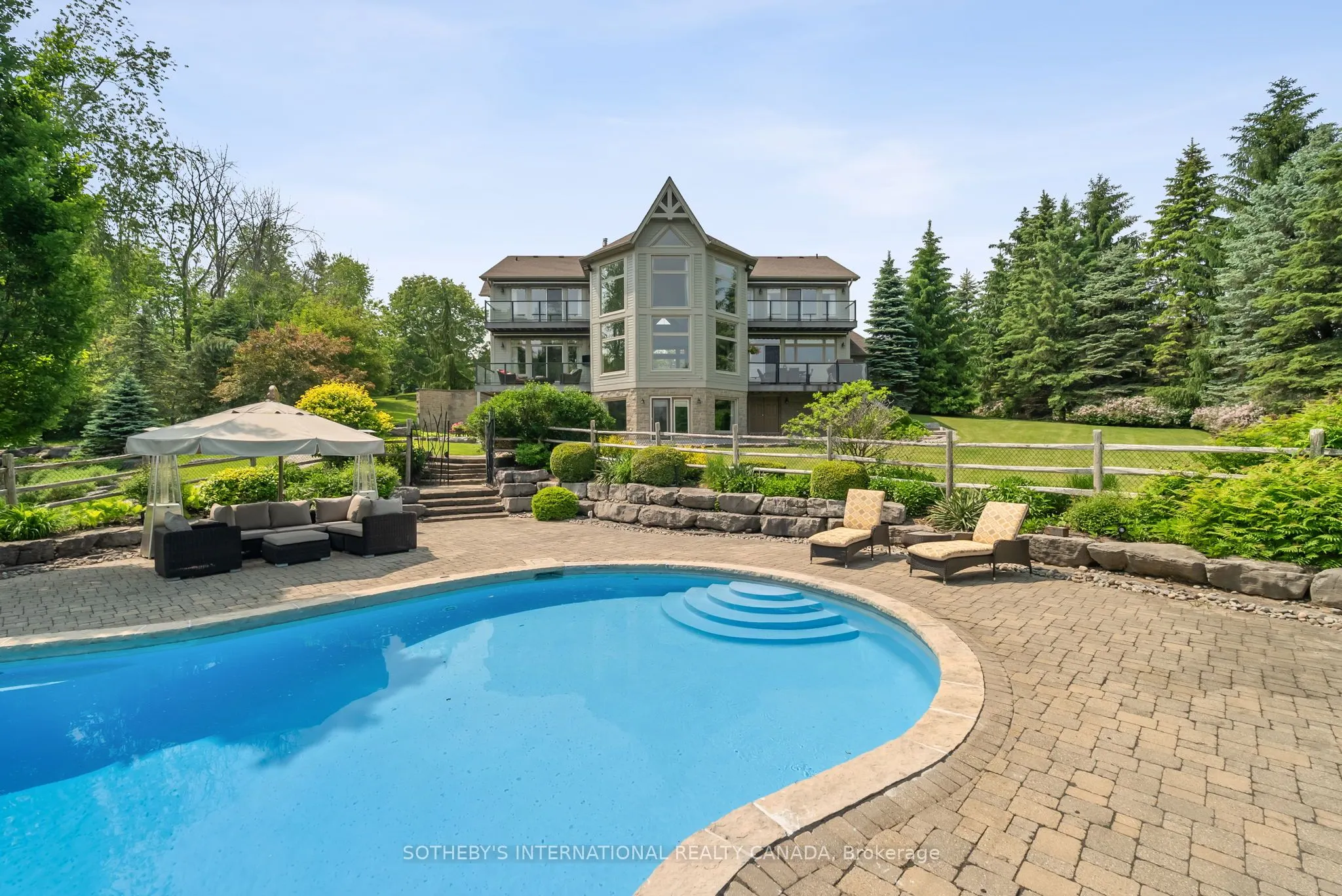 12 Island View Court